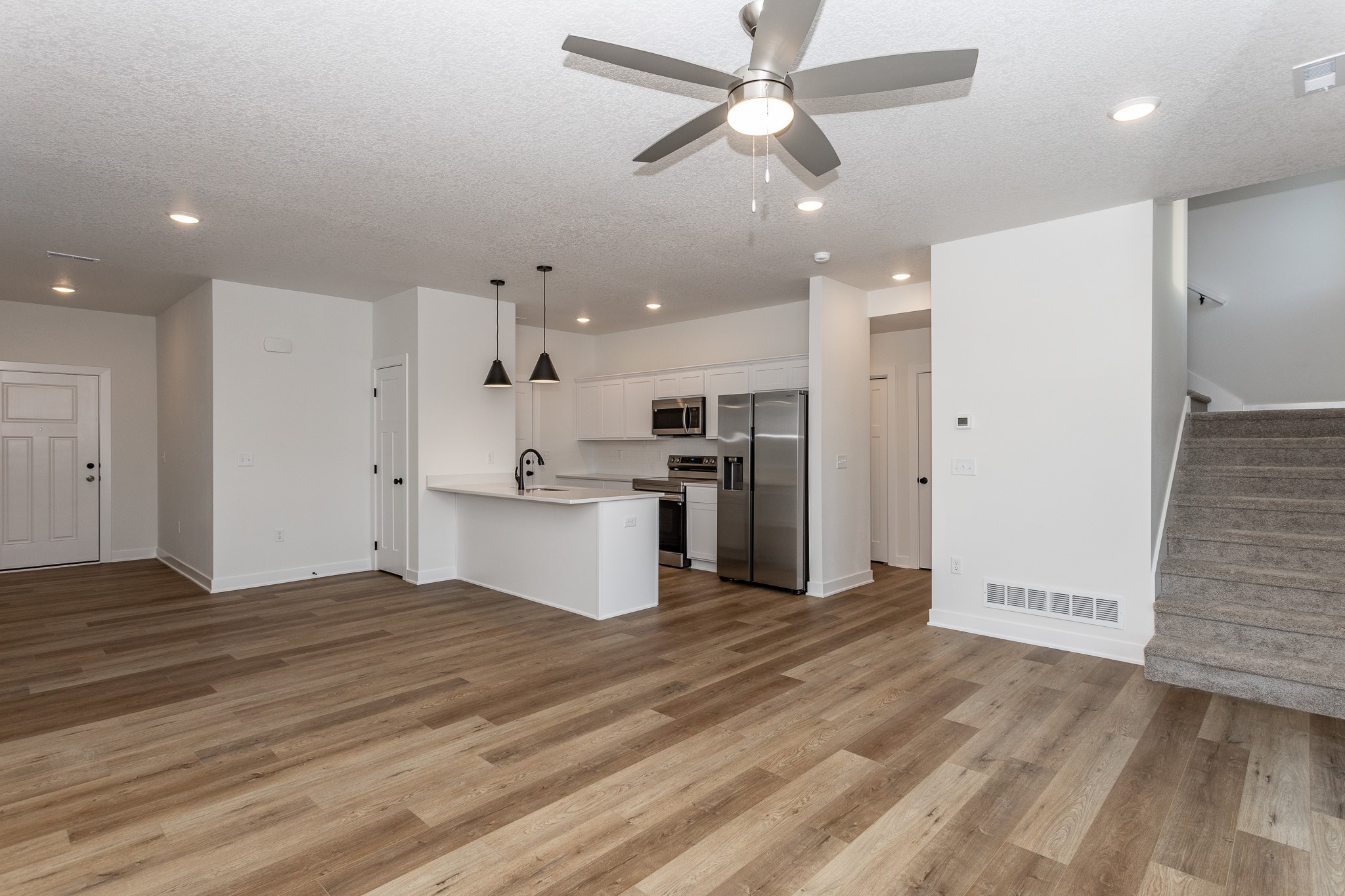 238 NW Waverly Drive