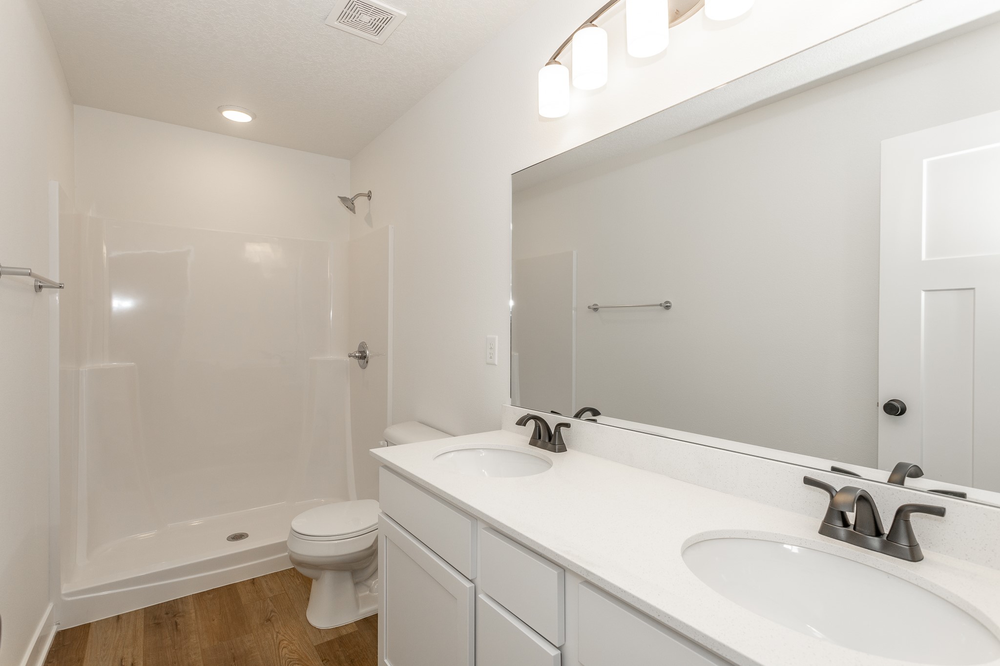 238 NW Waverly Drive