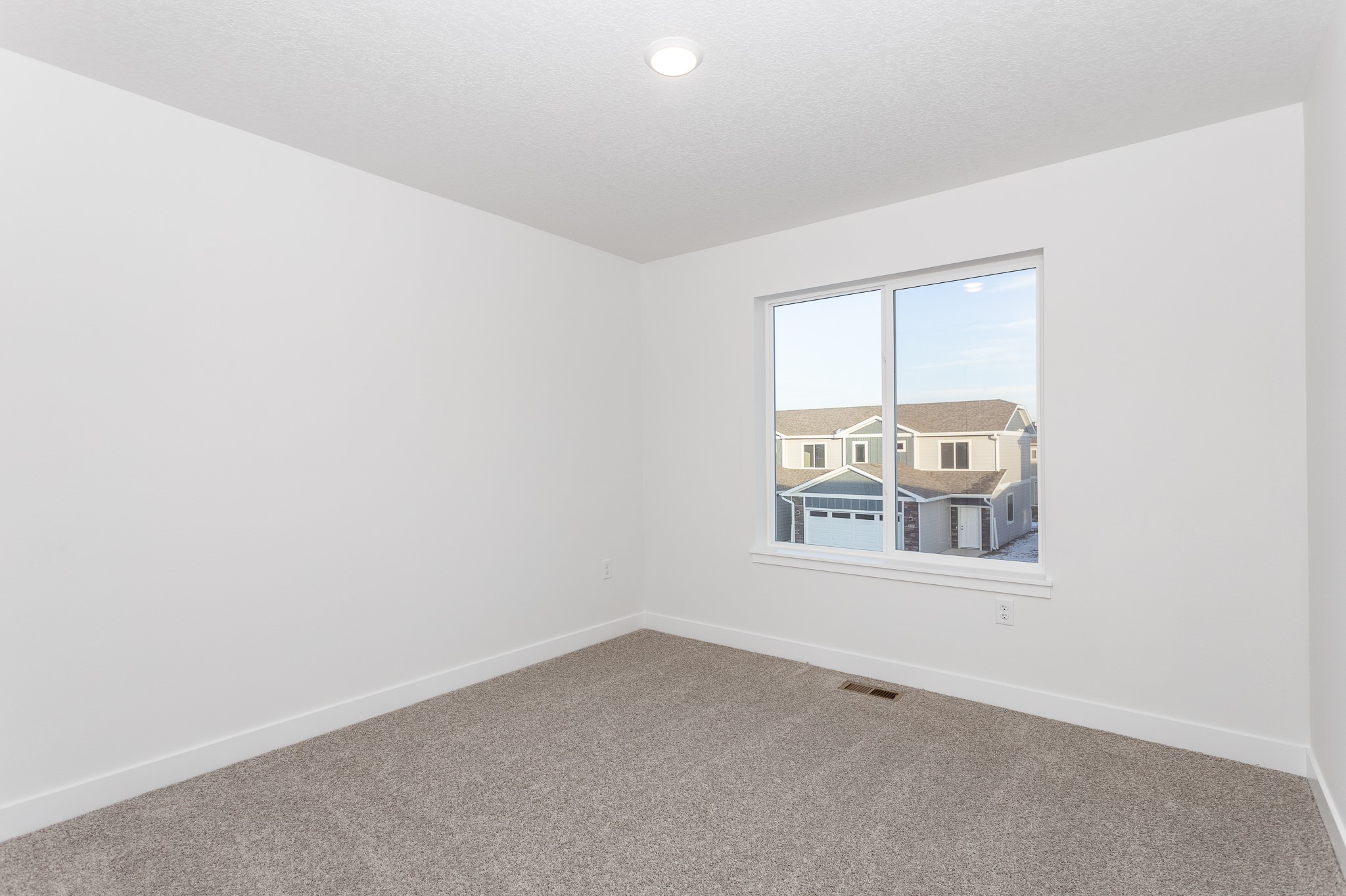 238 NW Waverly Drive