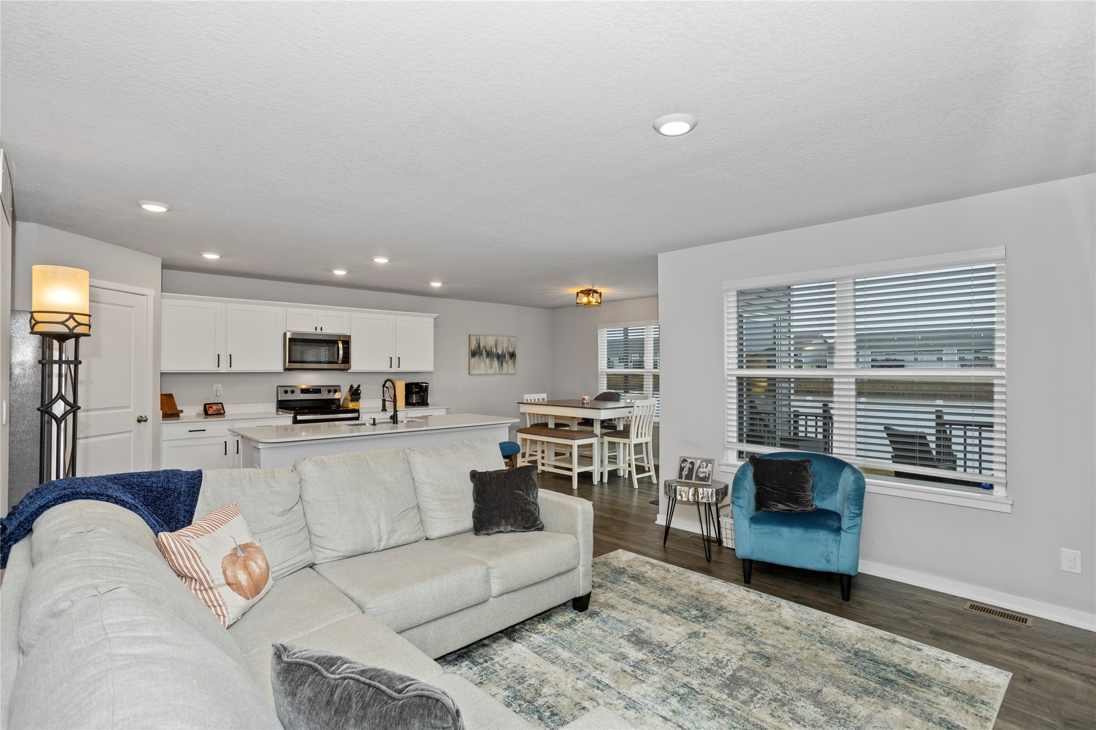 522 Elizabeth Lane NW