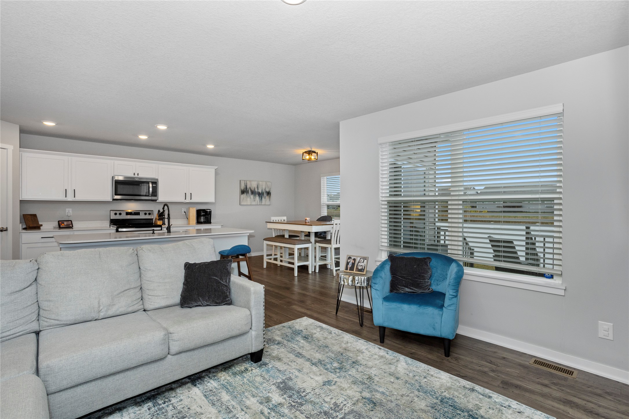 522 Elizabeth Lane NW