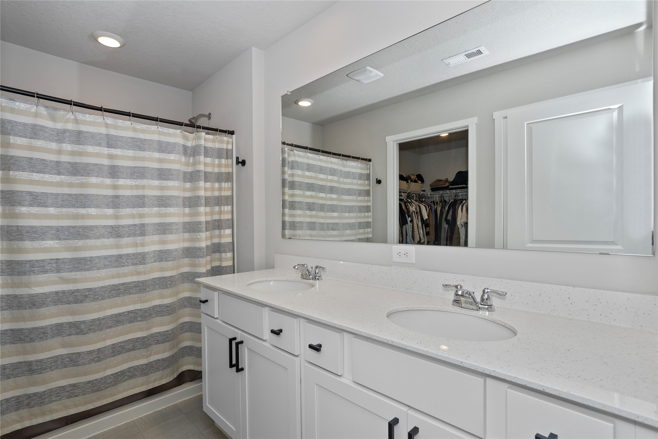 522 Elizabeth Lane NW