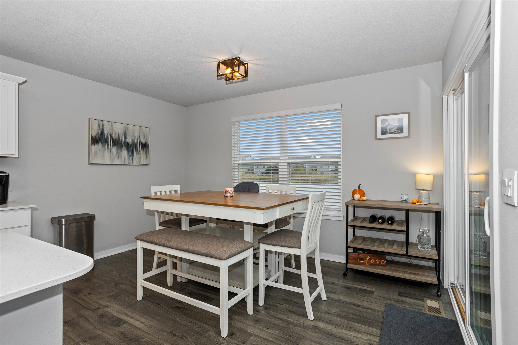 522 Elizabeth Lane NW