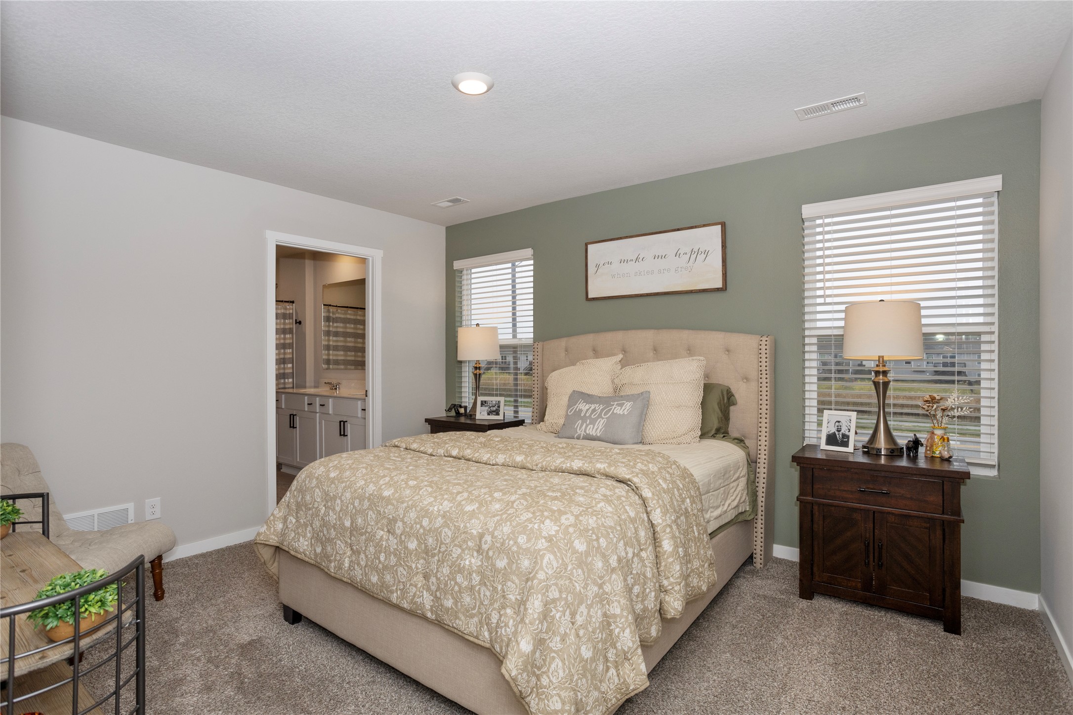 522 Elizabeth Lane NW