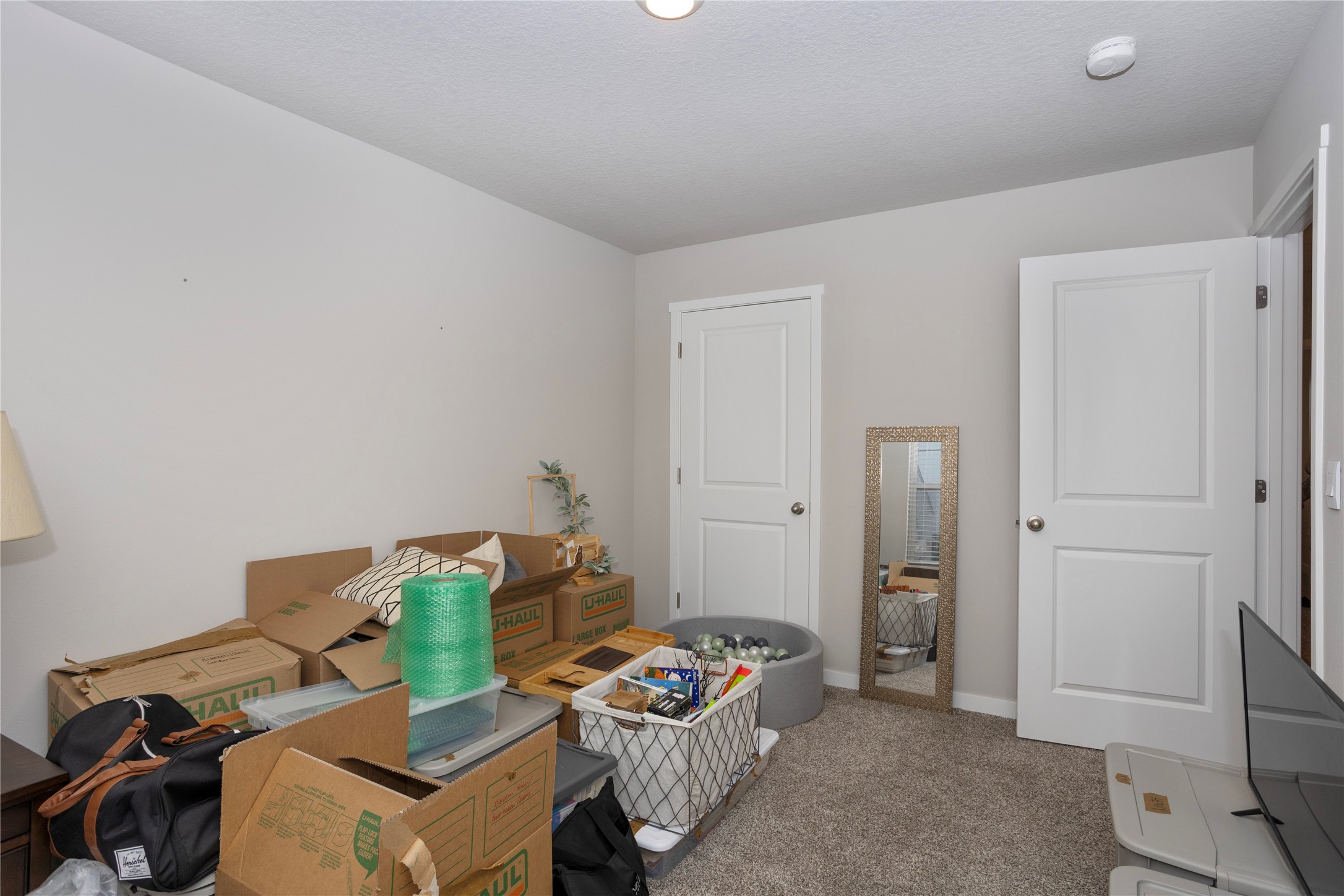 522 Elizabeth Lane NW