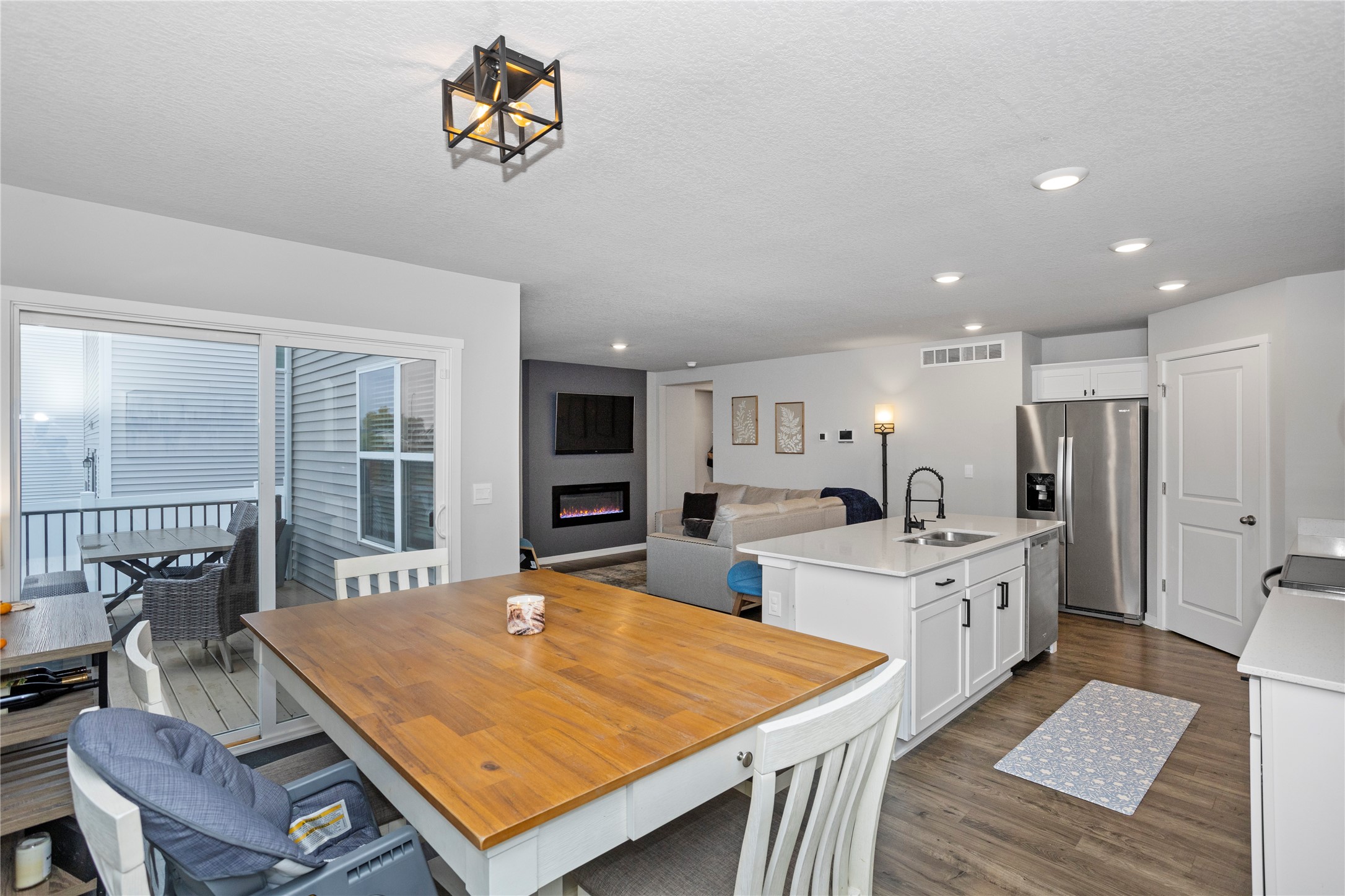 522 Elizabeth Lane NW