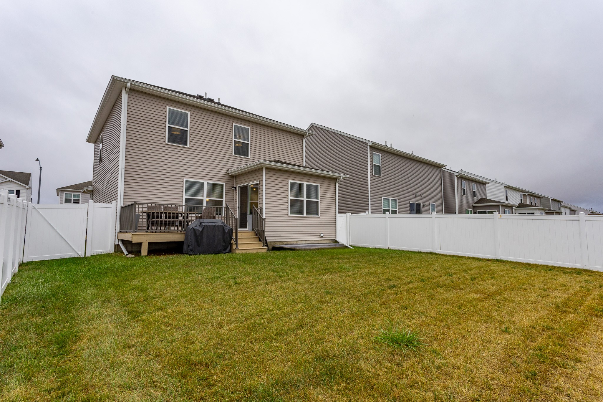 522 Elizabeth Lane NW