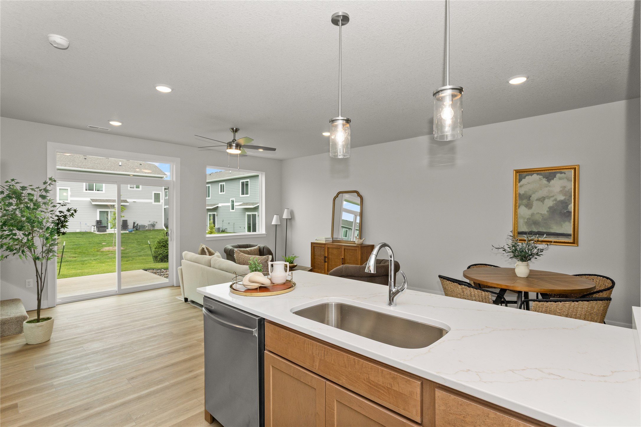 208 NW Waverly Drive