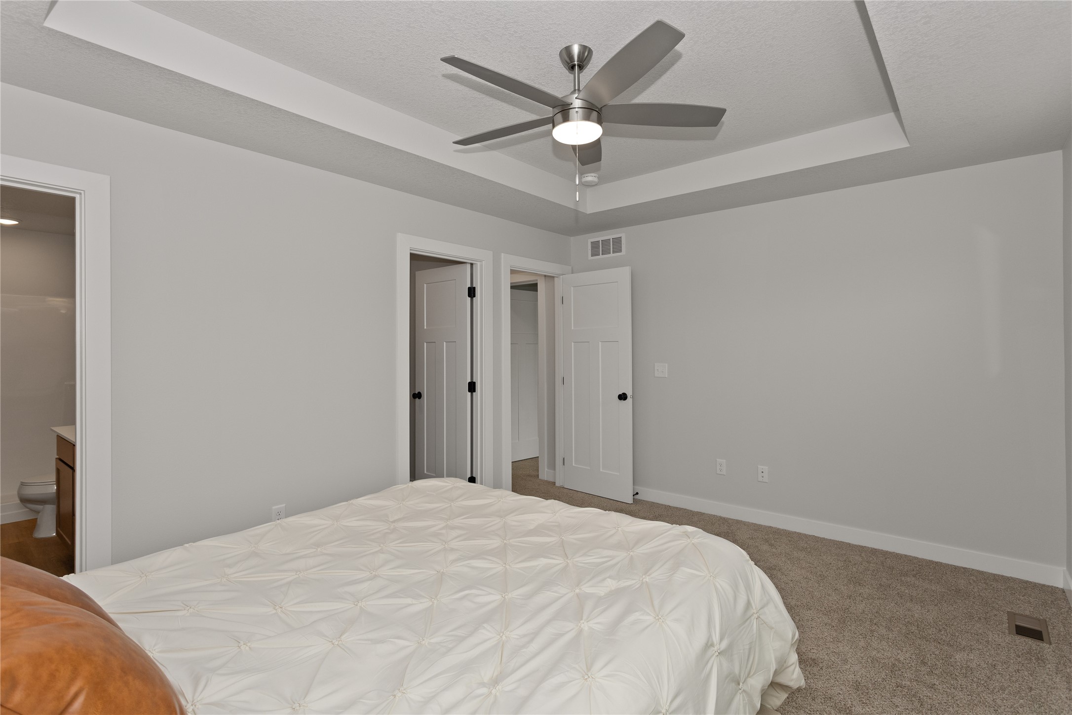 208 NW Waverly Drive