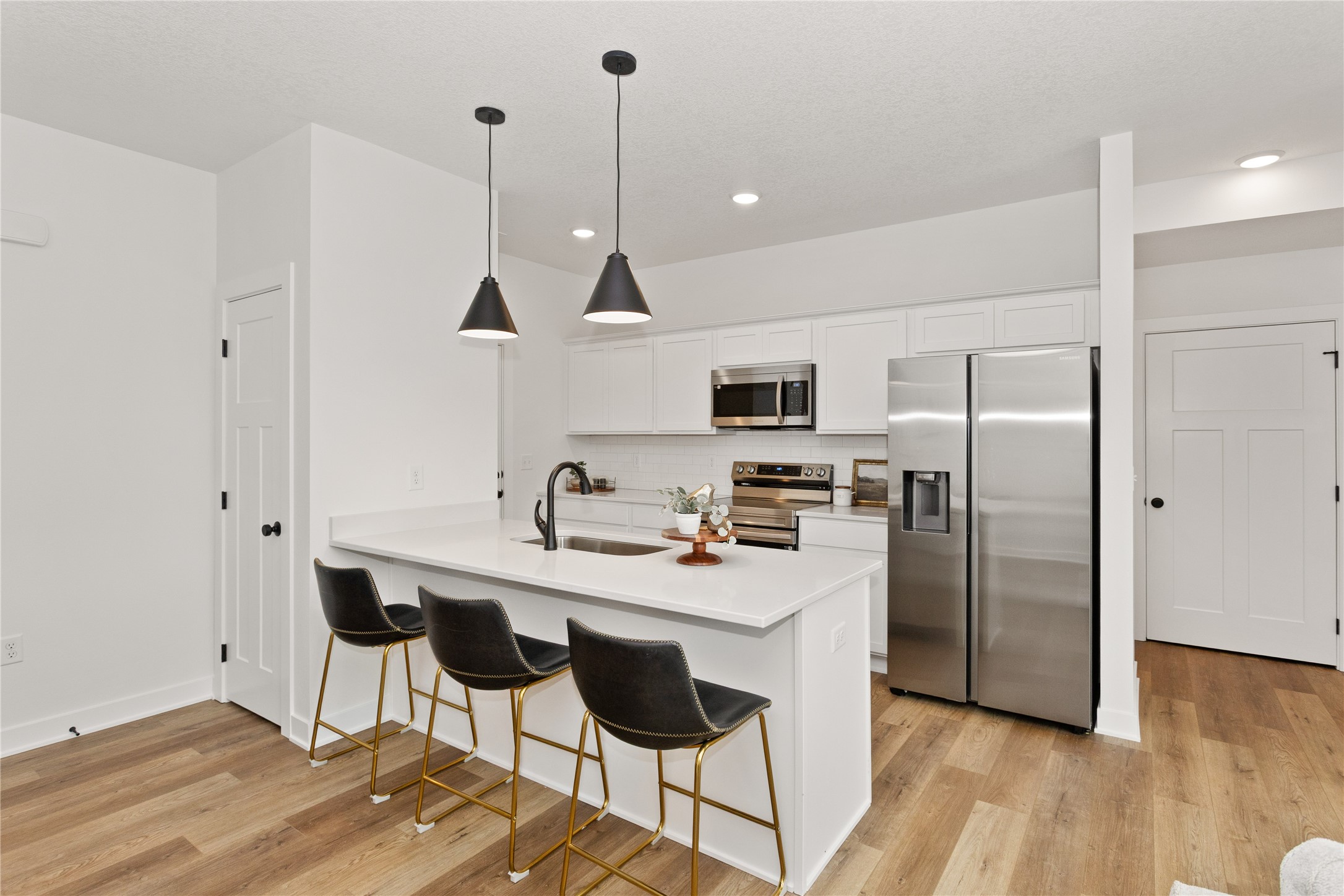 205 NW Waverly Drive