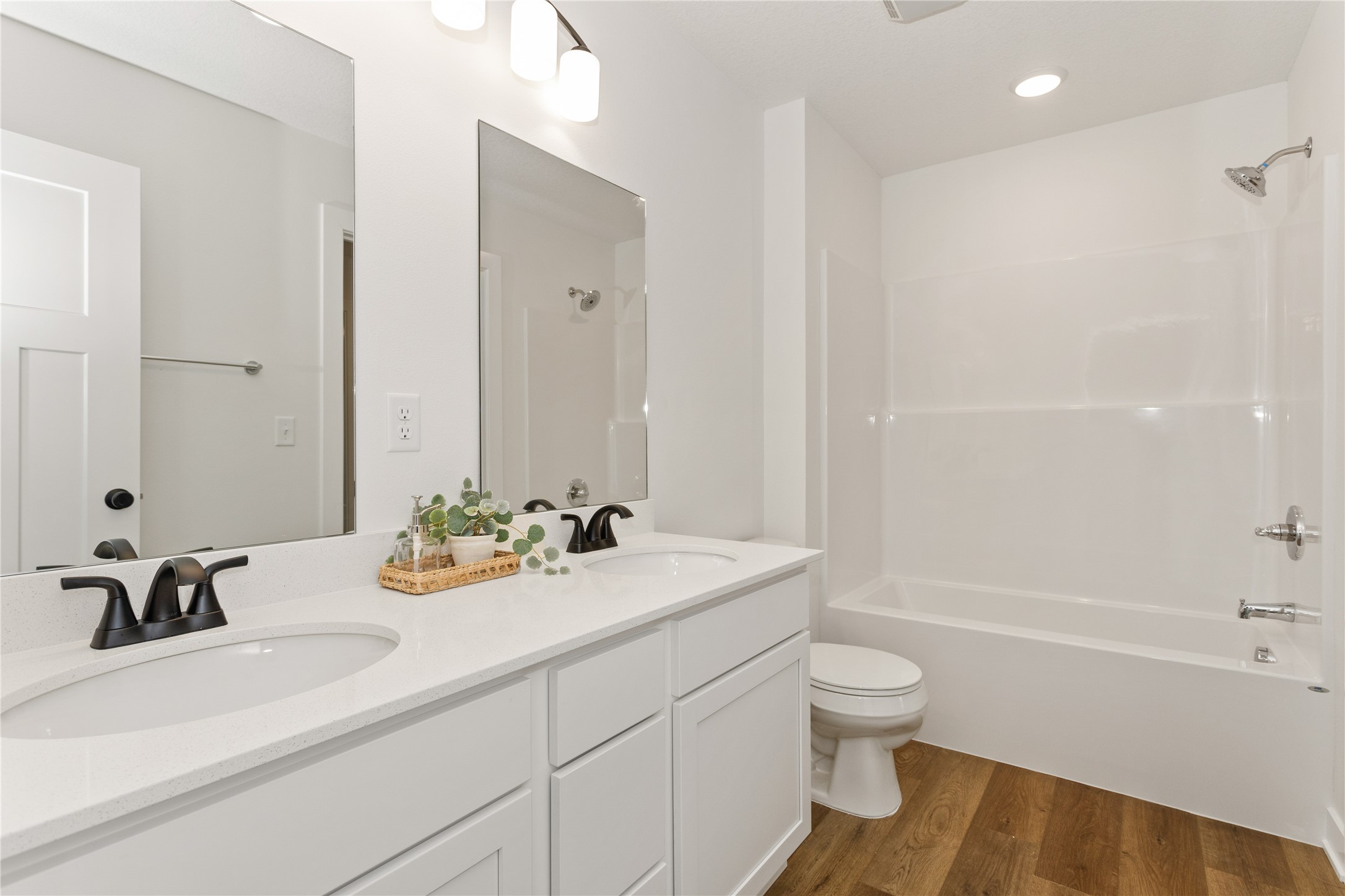 205 NW Waverly Drive