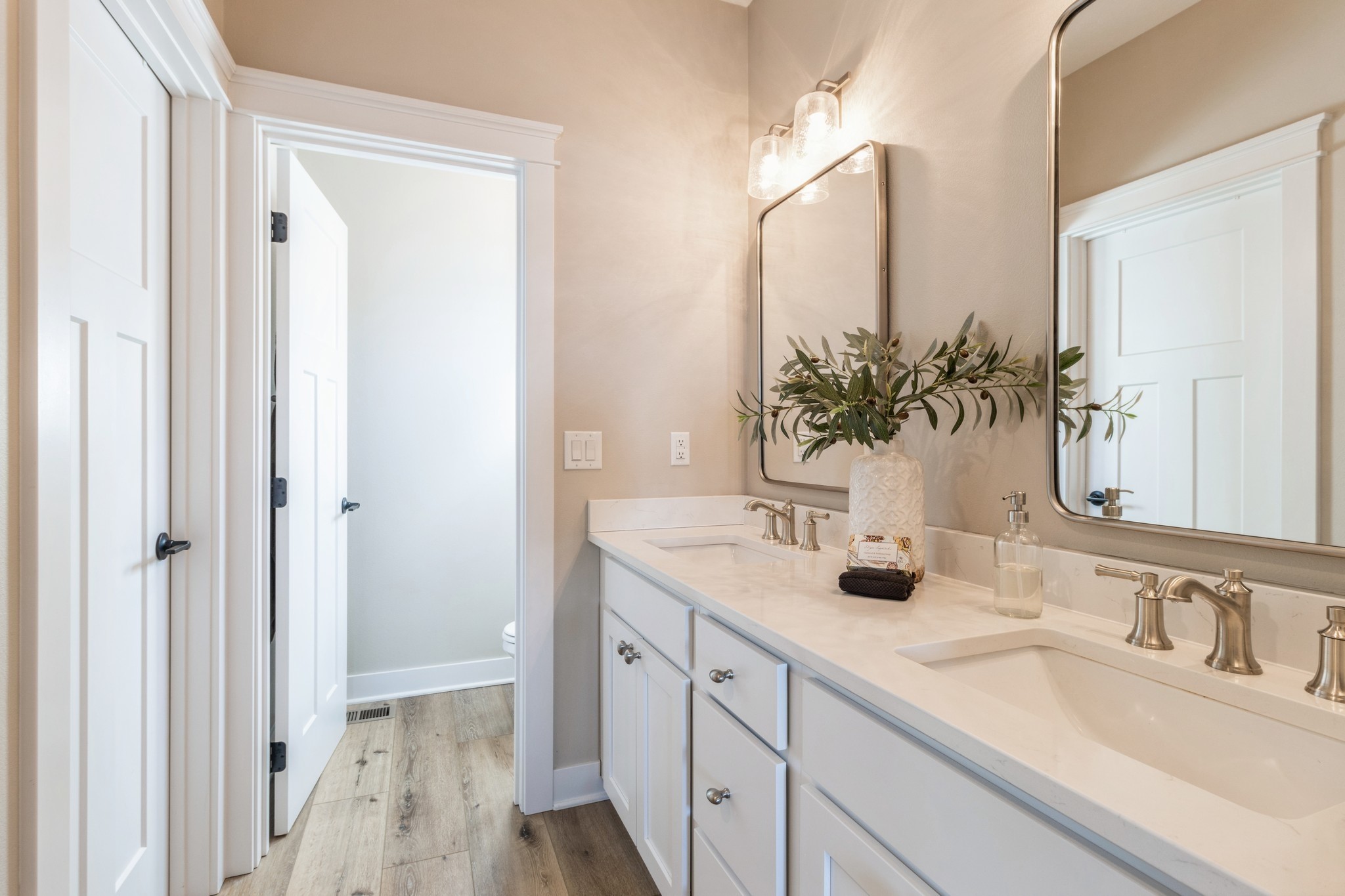 2850 Crescent Ridge Drive