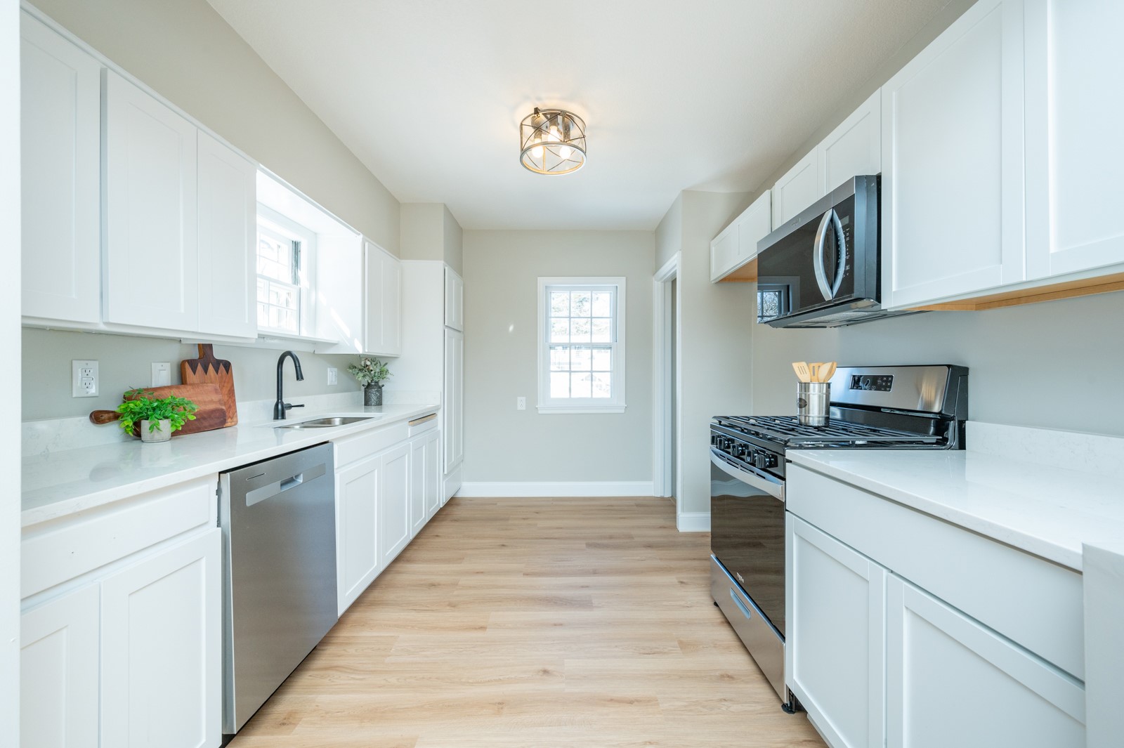 5823 Waterbury Circle