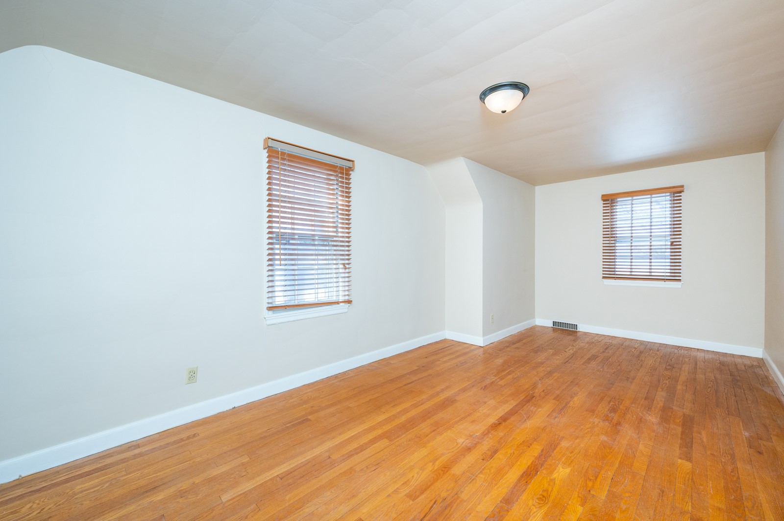 5823 Waterbury Circle