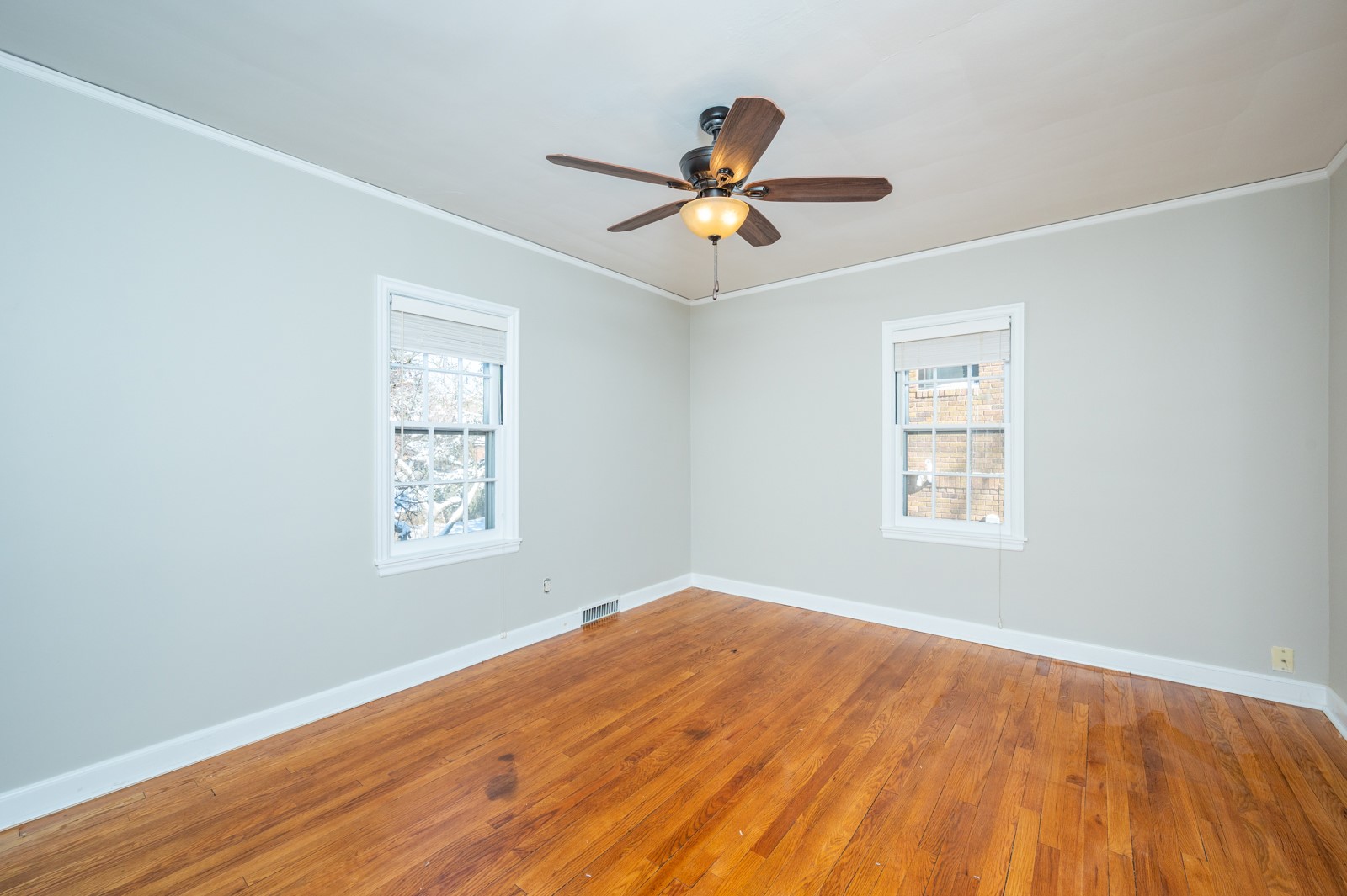 5823 Waterbury Circle