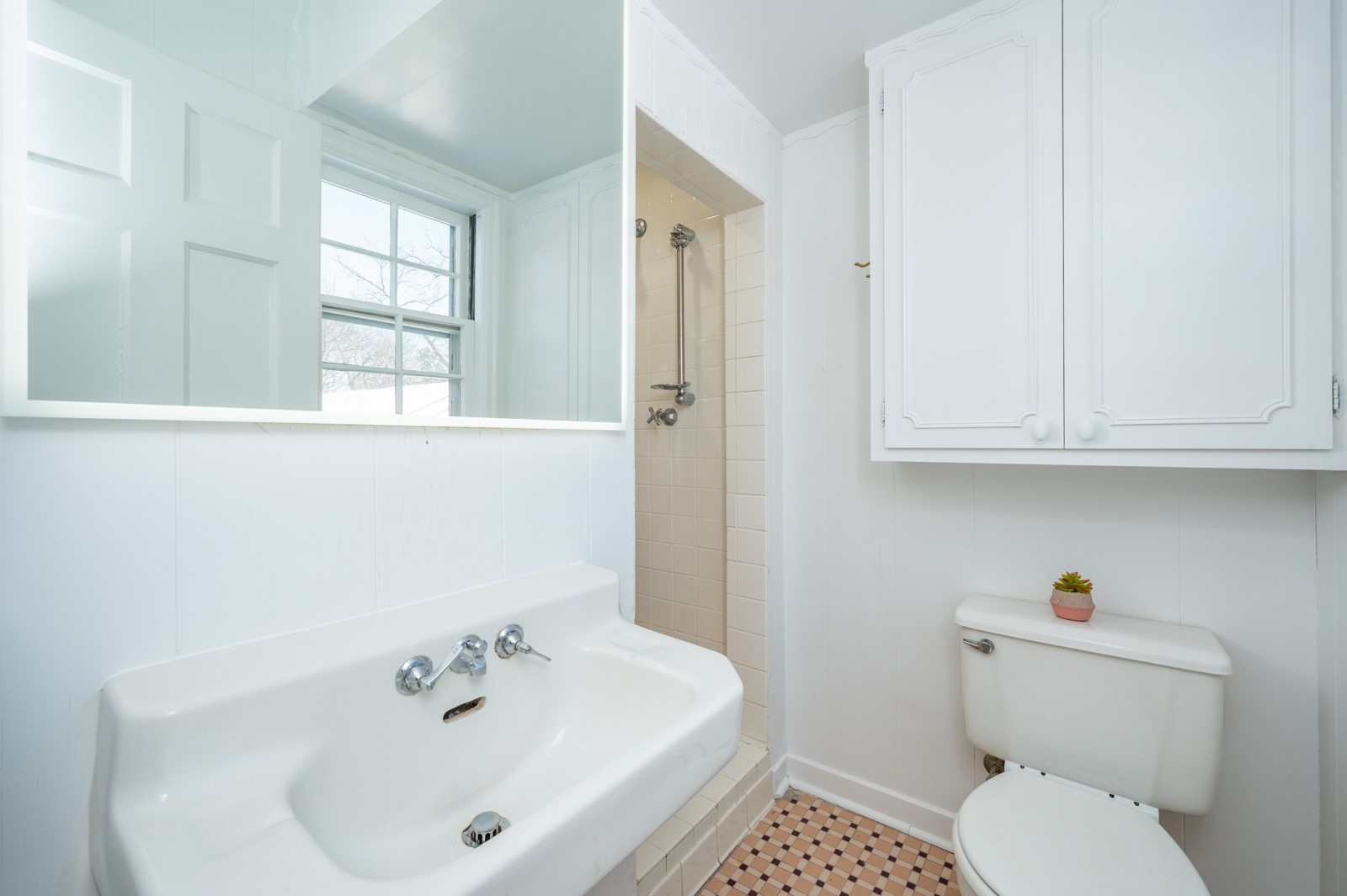 5823 Waterbury Circle