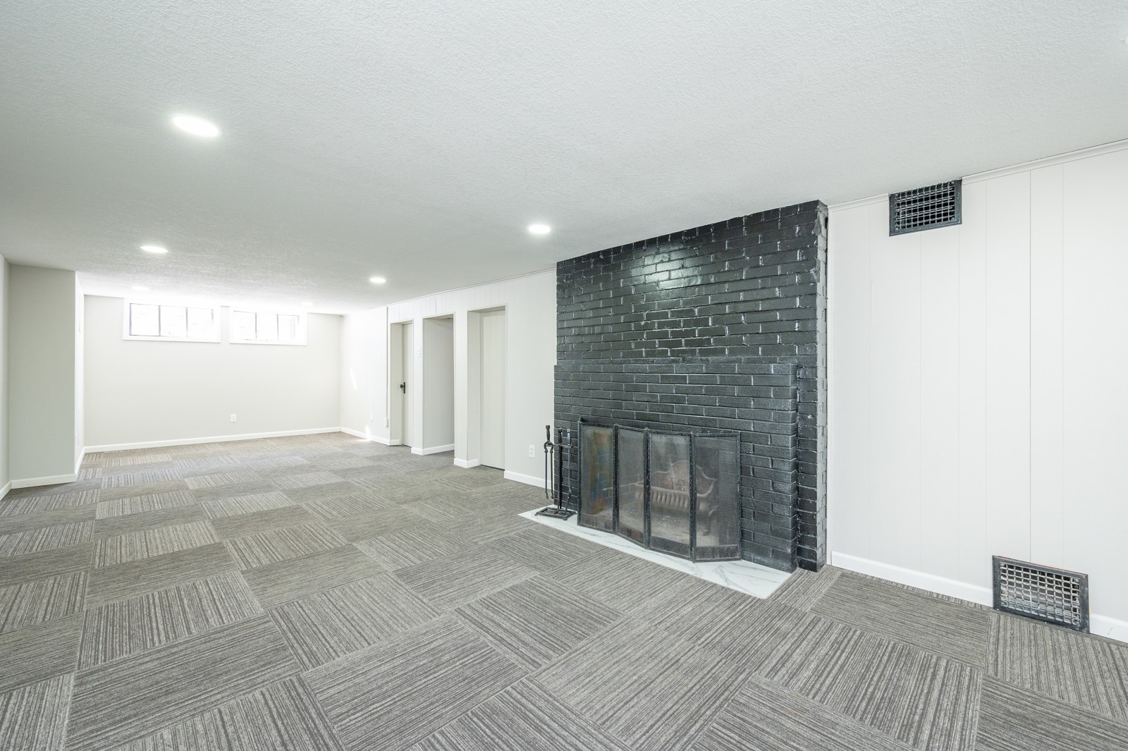 5823 Waterbury Circle