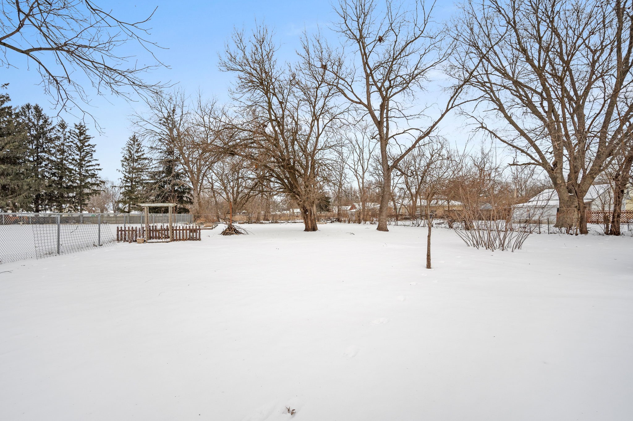 5021 Urbandale Avenue