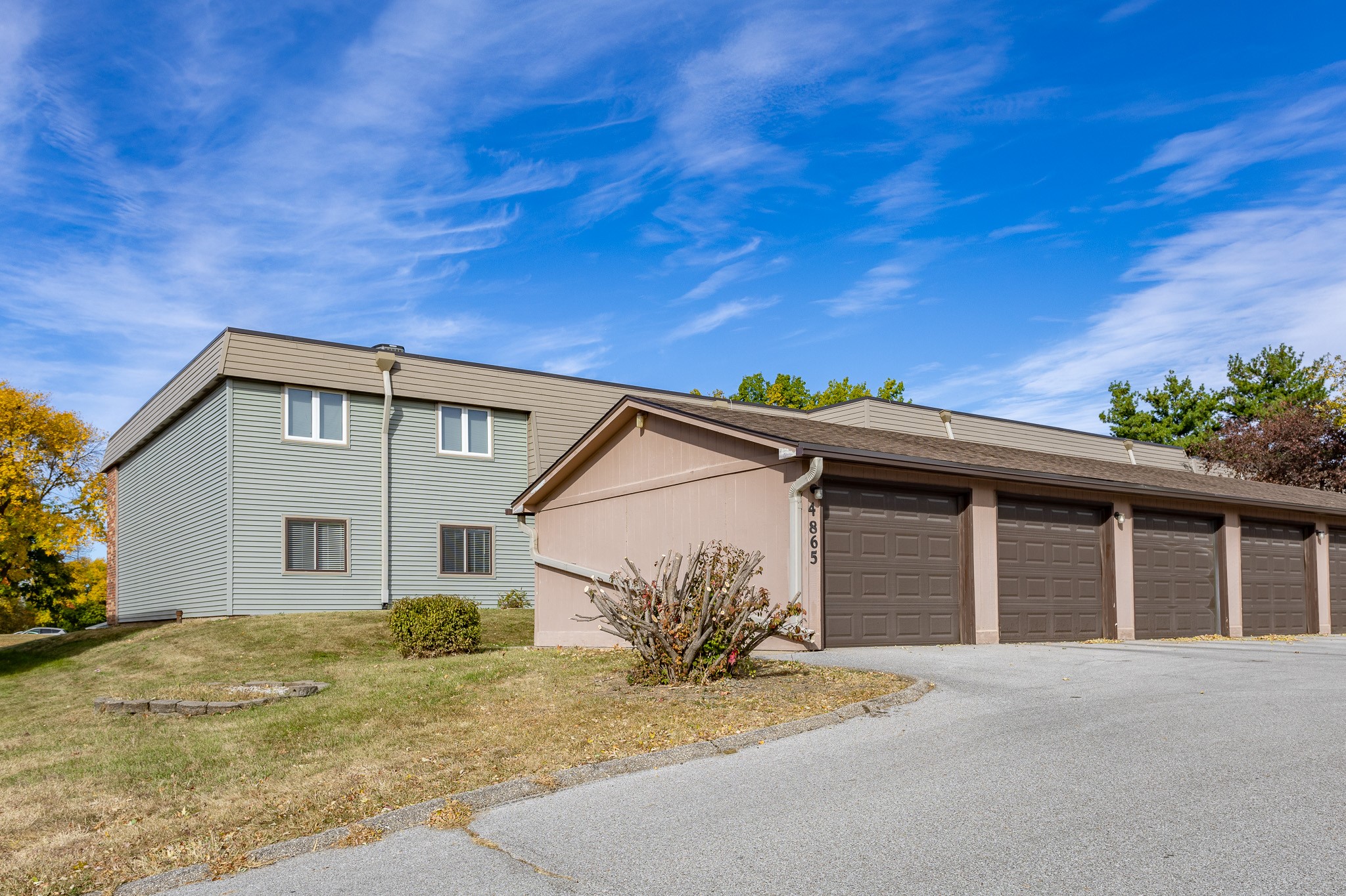 4865 Woodland Avenue 1