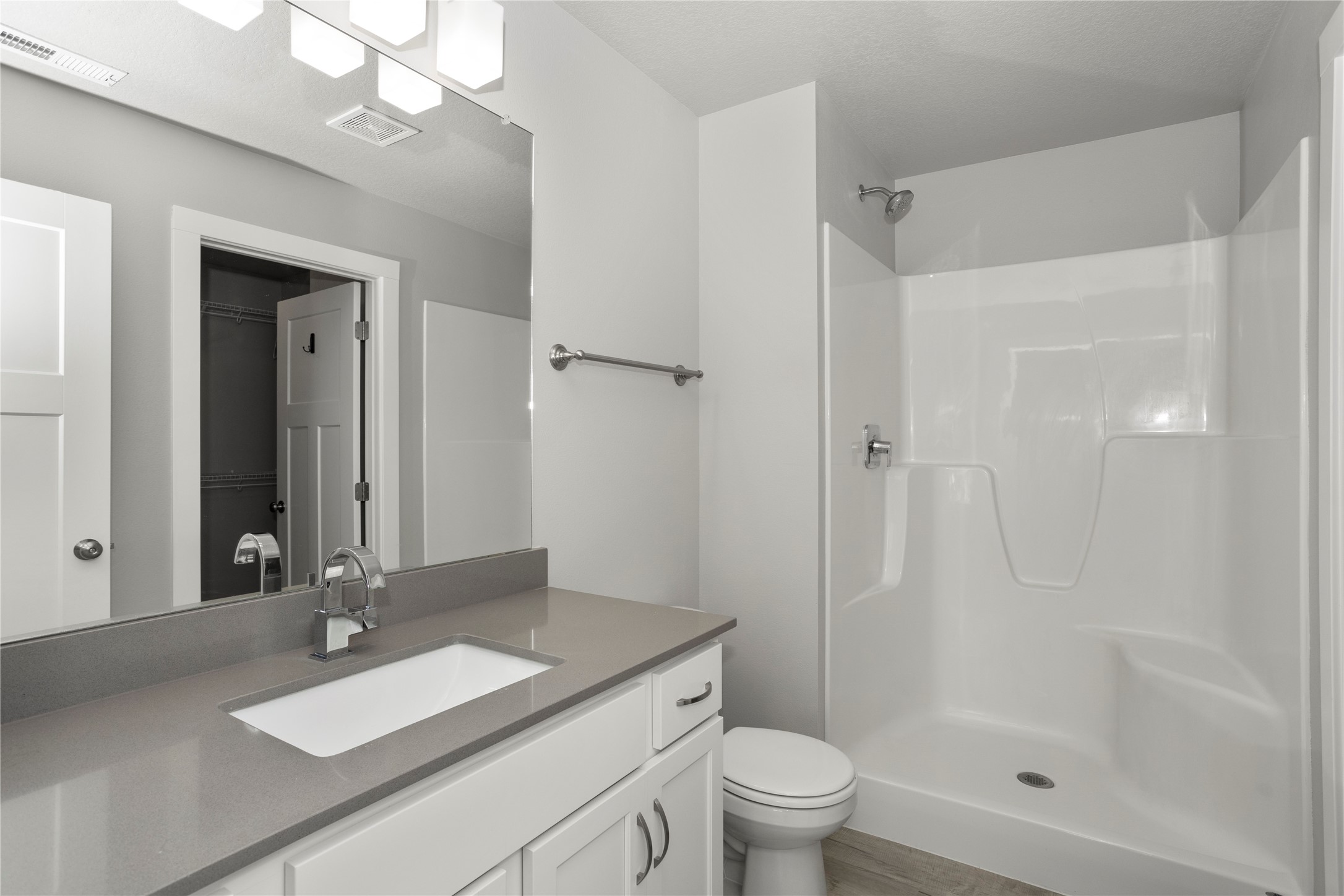 504 NE Whitetail Drive