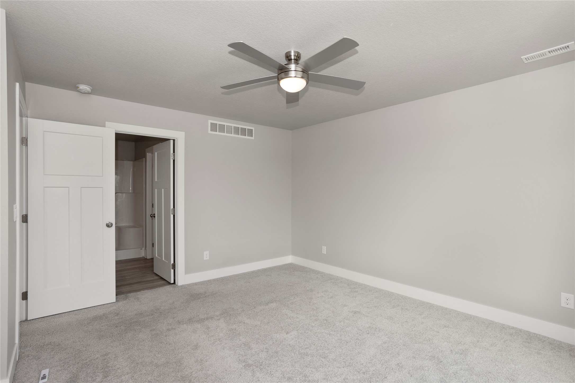 504 NE Whitetail Drive