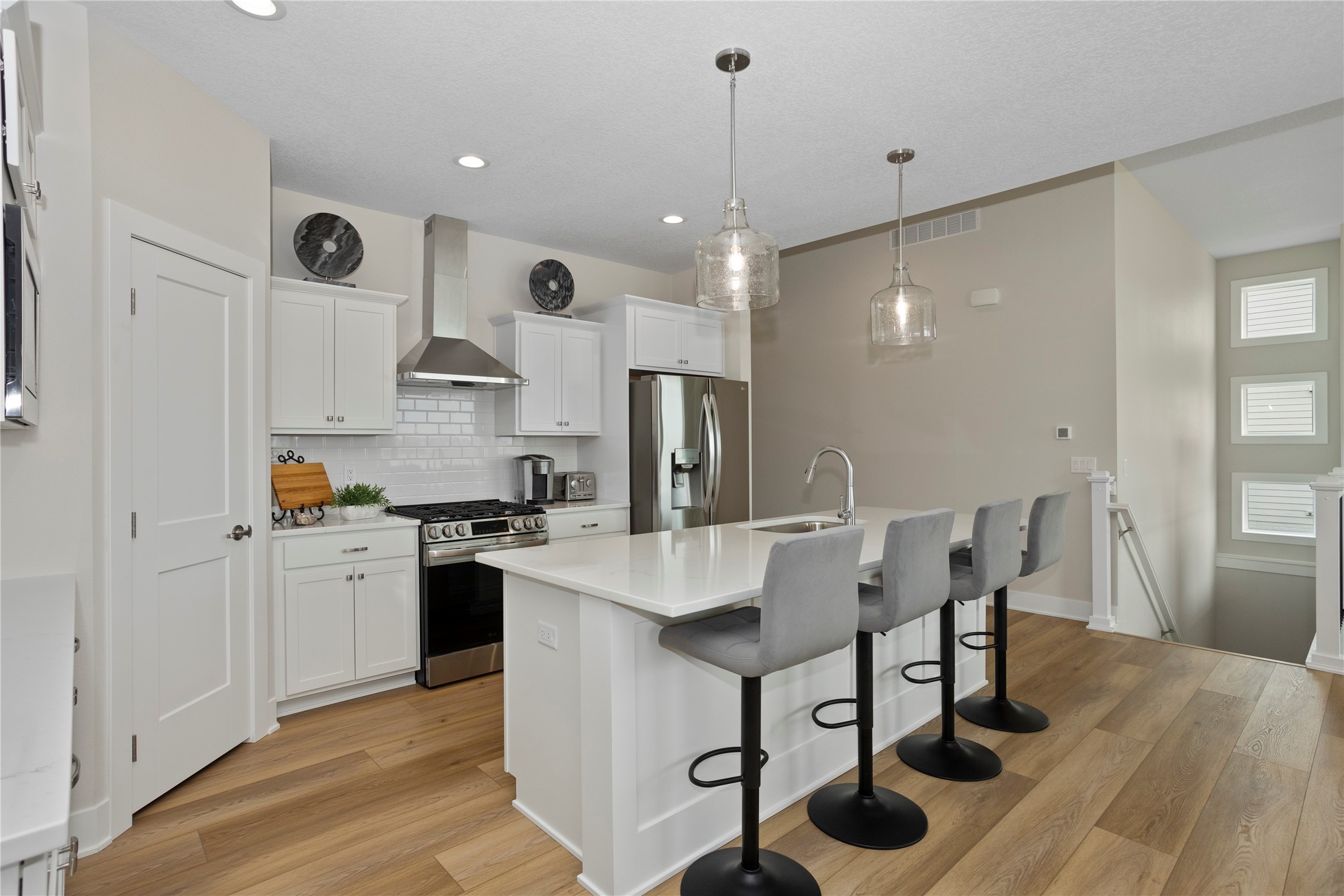 2805 NW Boulder Point Place