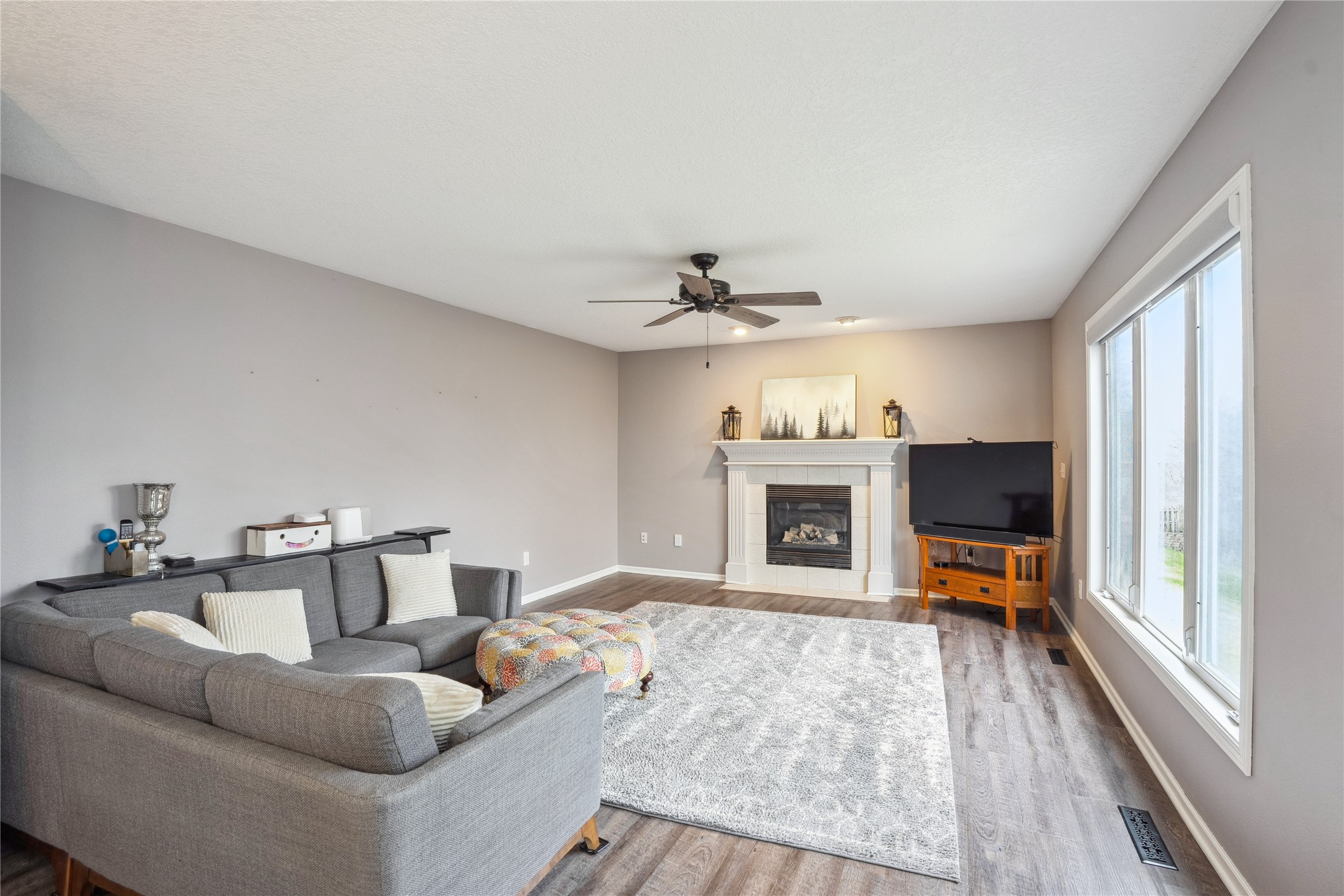 4465 Meadow Valley Drive