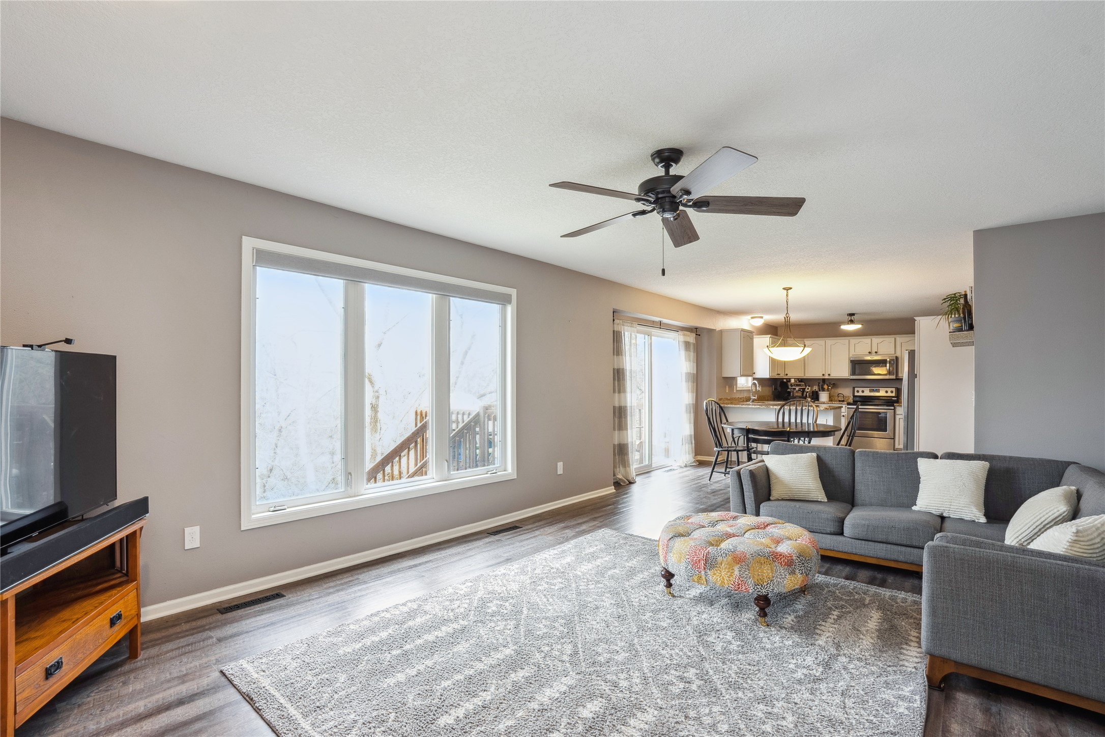 4465 Meadow Valley Drive