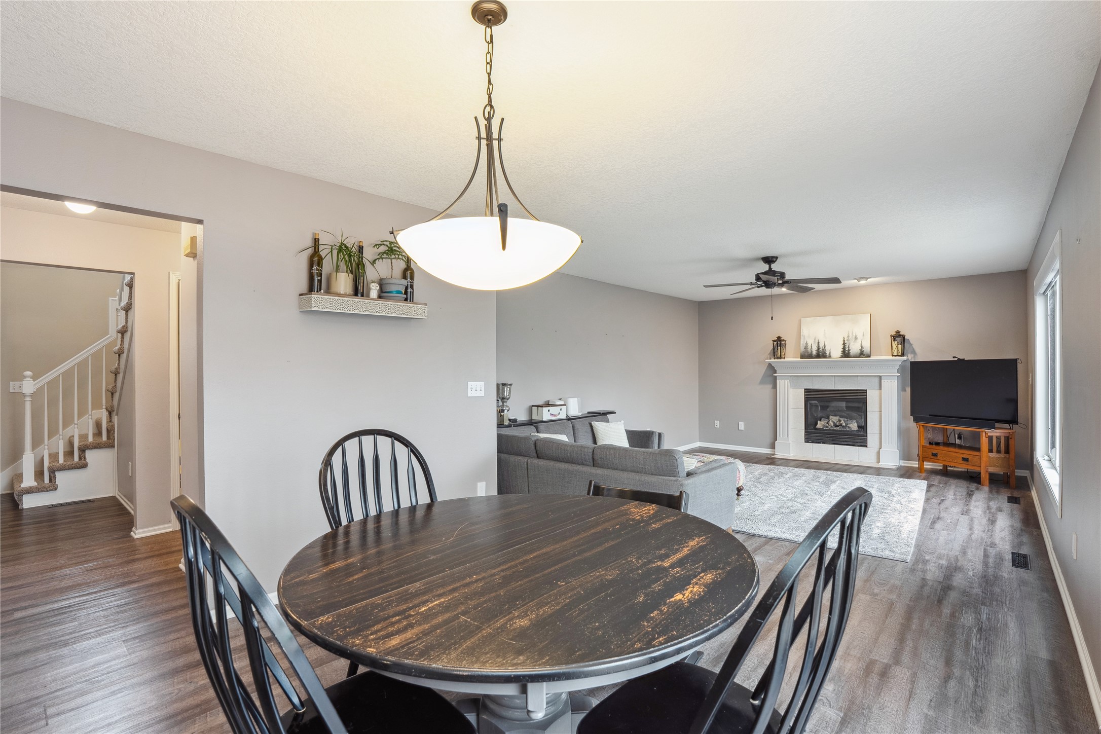 4465 Meadow Valley Drive