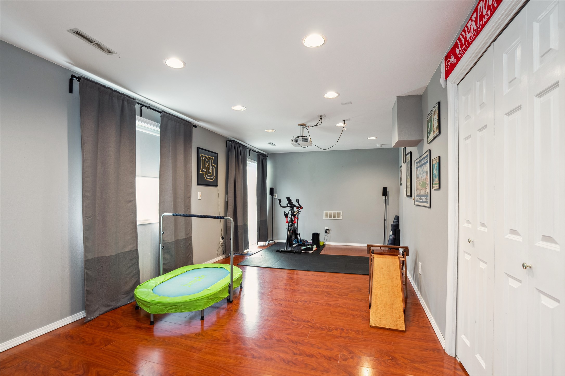 4465 Meadow Valley Drive