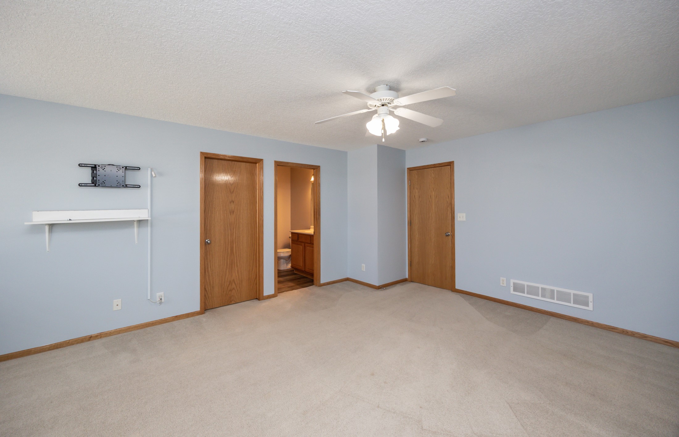 687 SE Williams Court