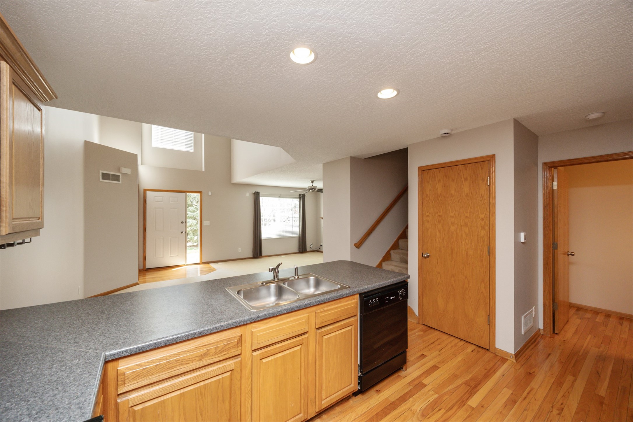 687 SE Williams Court