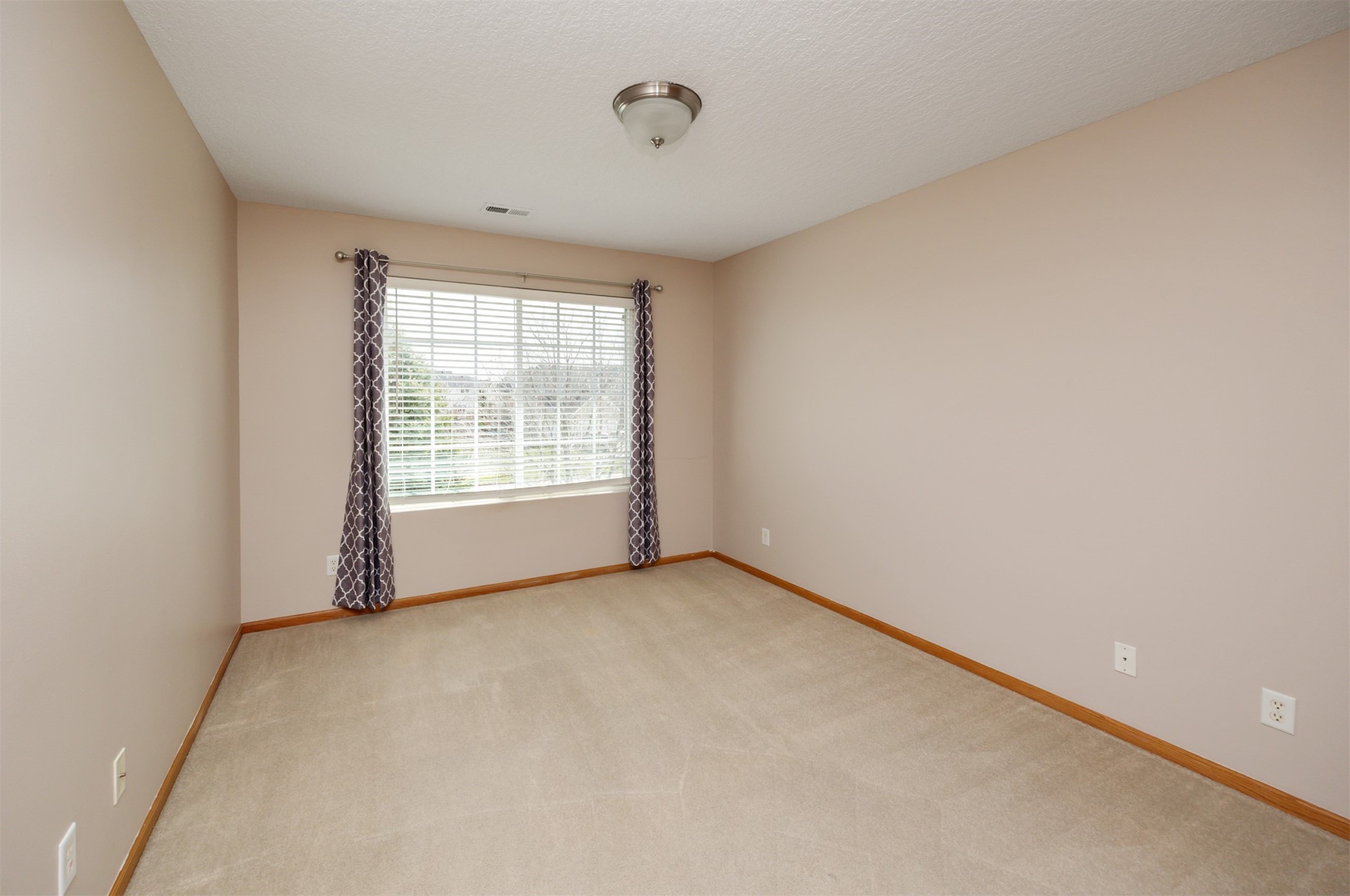 687 SE Williams Court