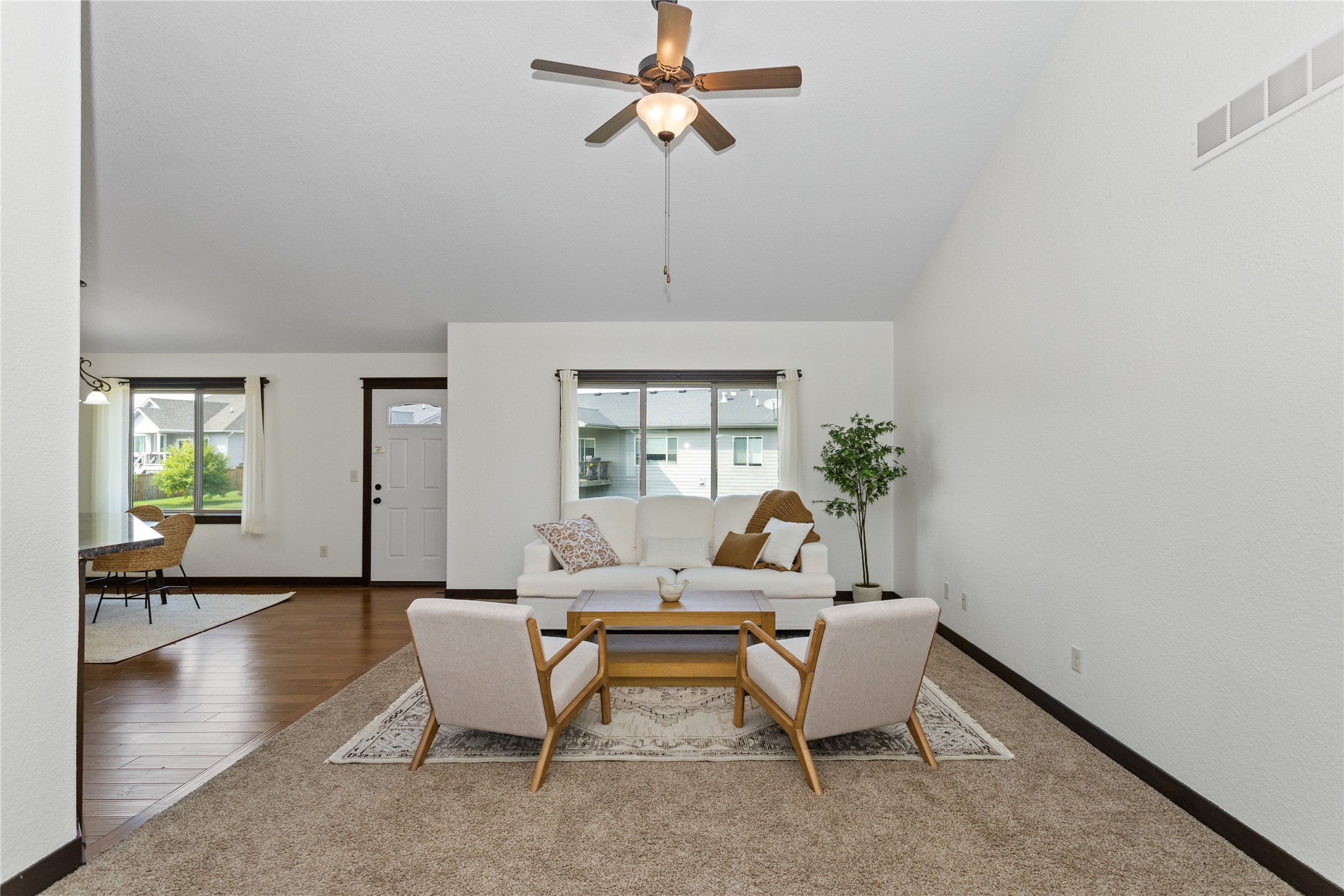 805 NE Traverse Drive