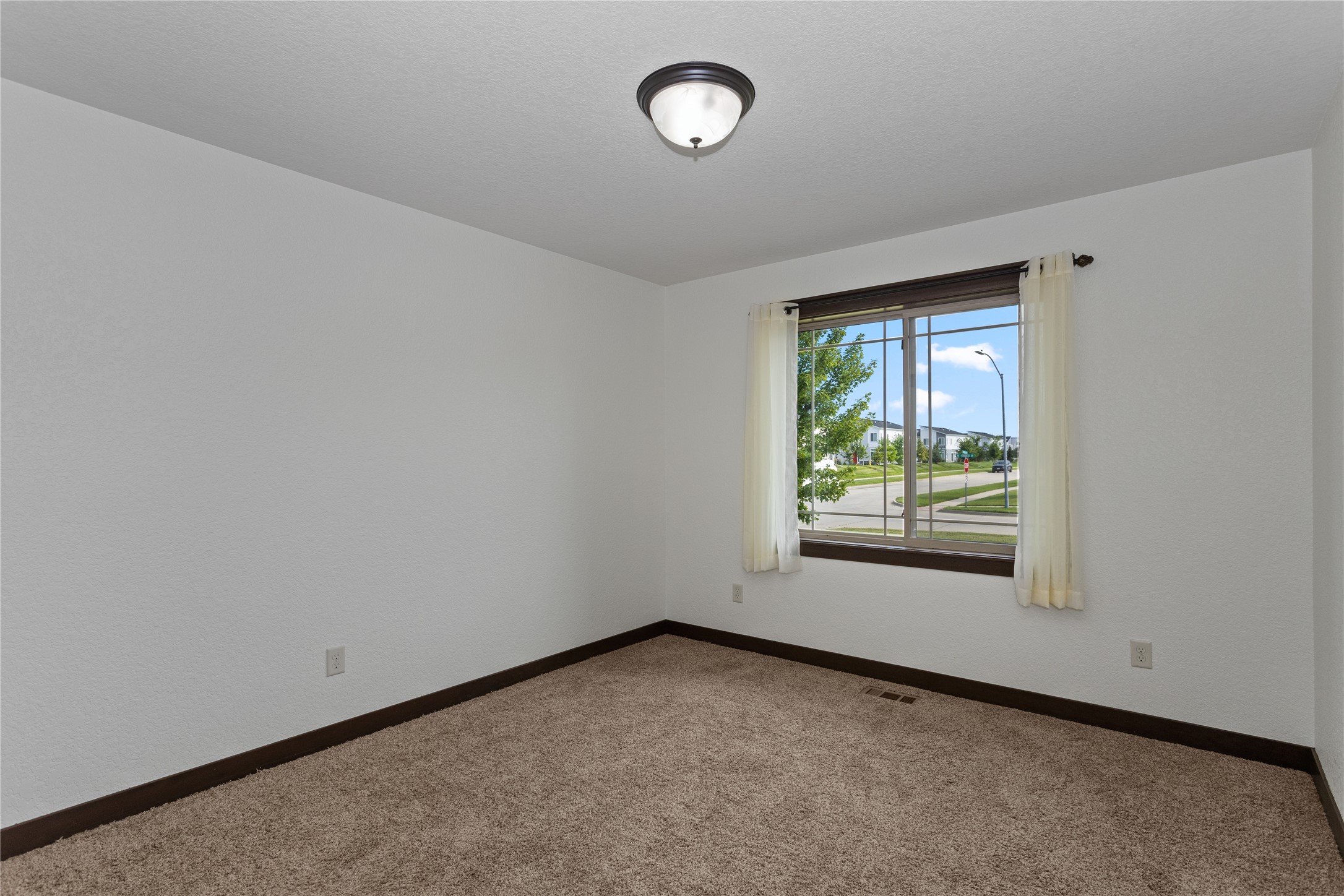 805 NE Traverse Drive