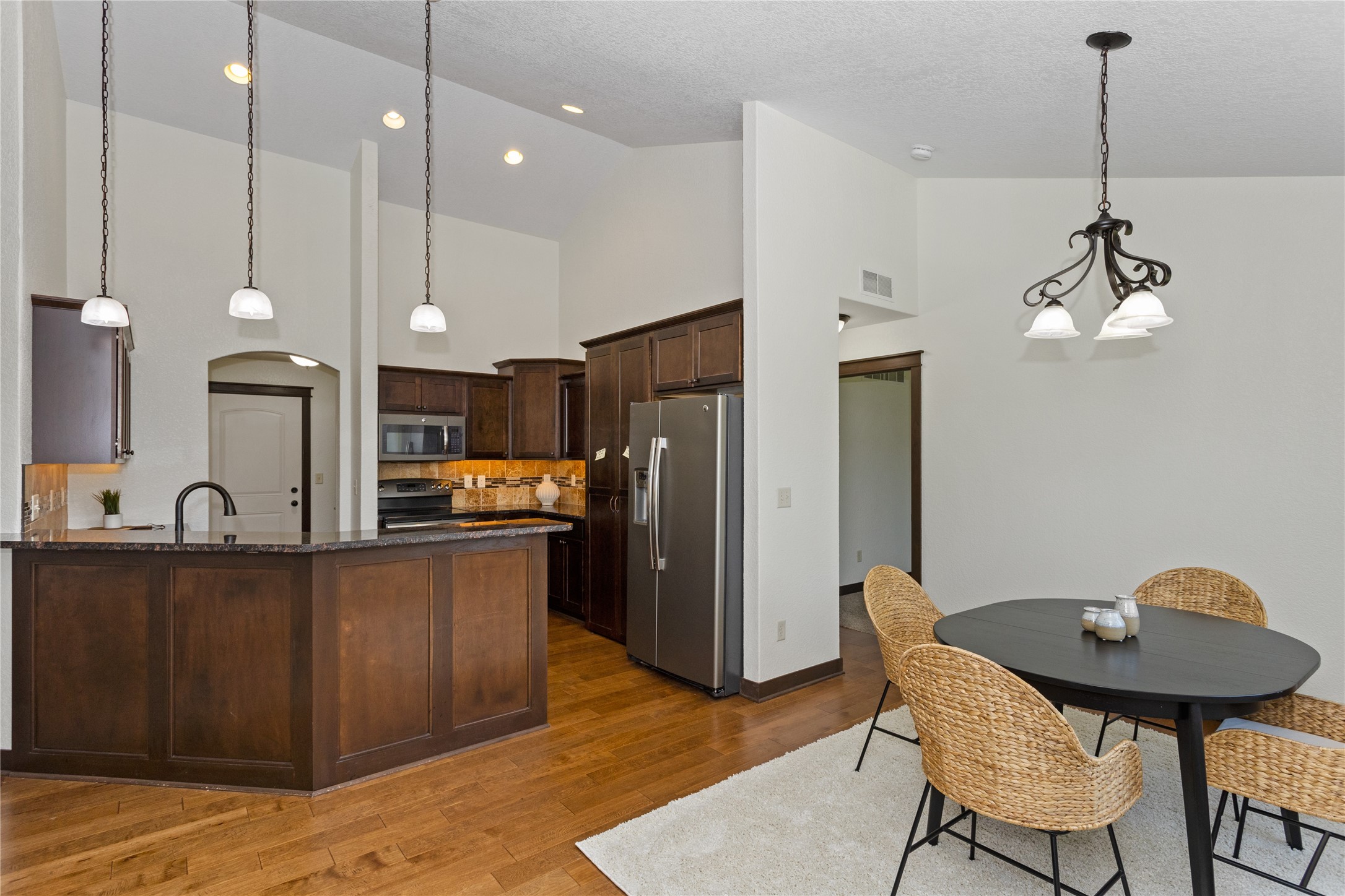 805 NE Traverse Drive