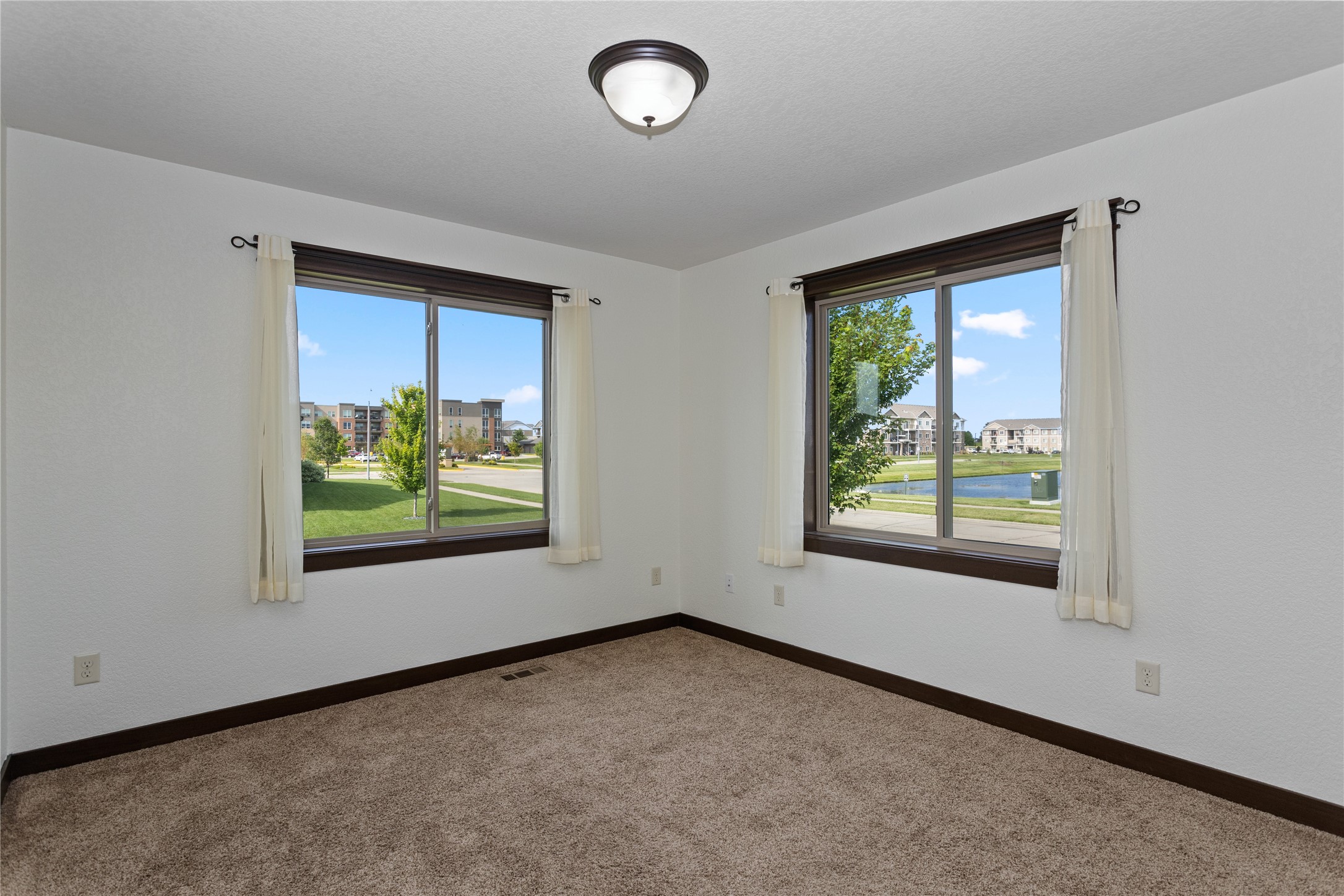 805 NE Traverse Drive