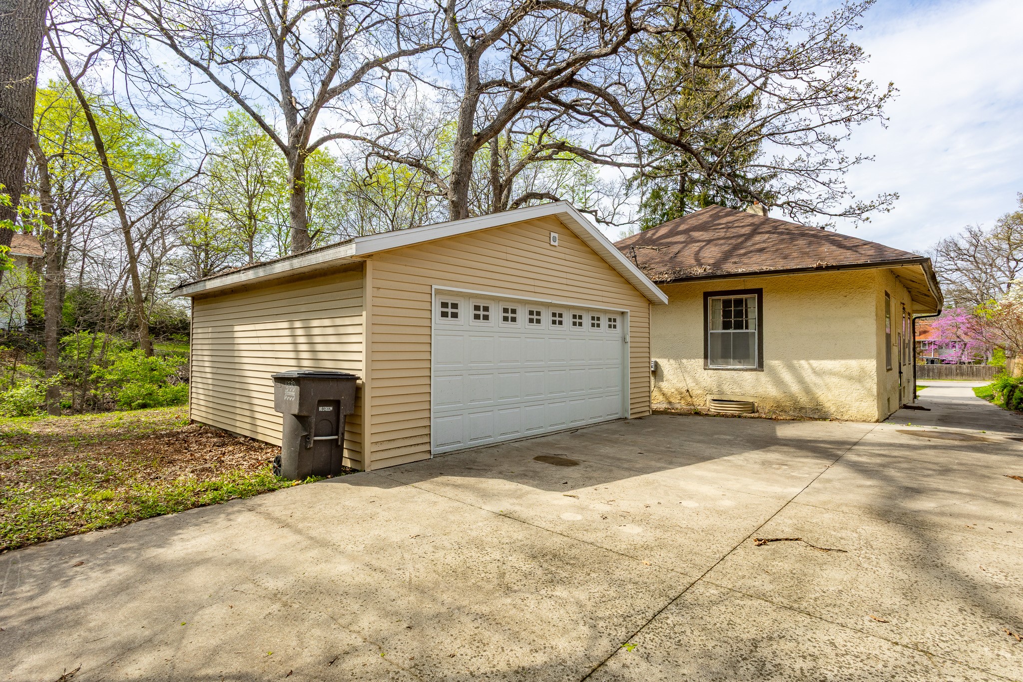 5420 Ingersoll Avenue