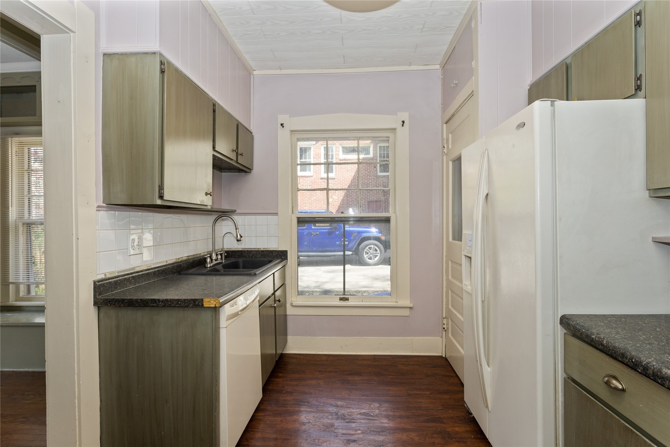 5420 Ingersoll Avenue