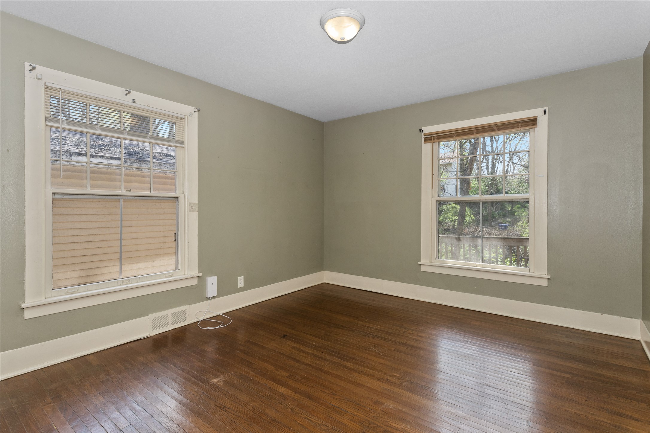 5420 Ingersoll Avenue