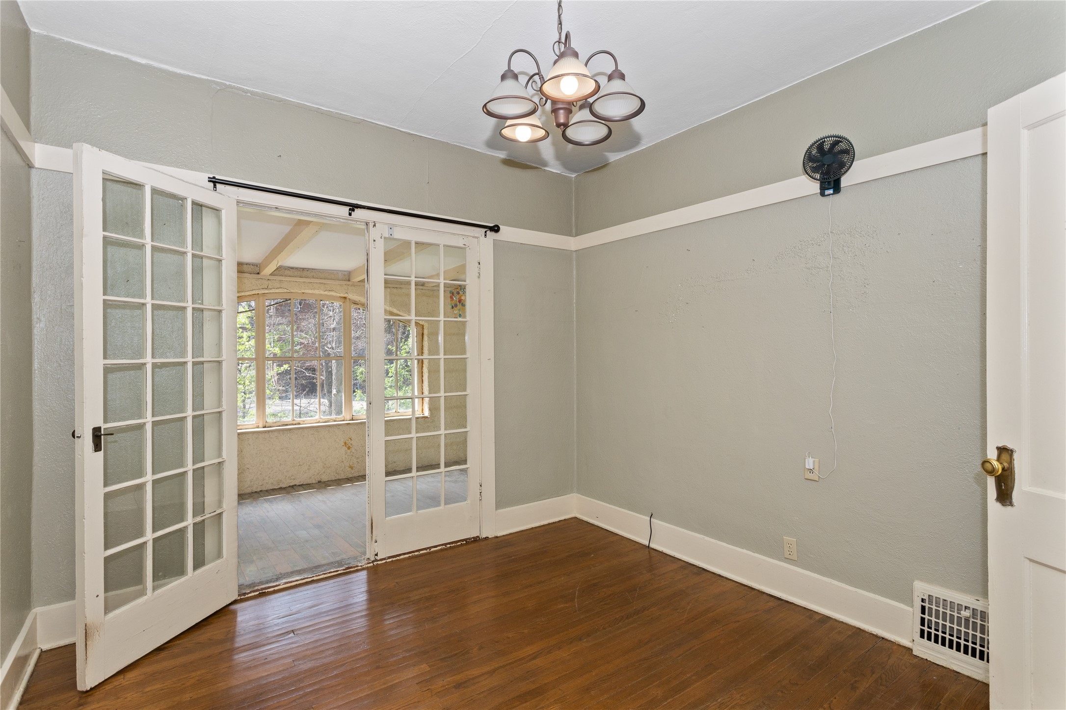 5420 Ingersoll Avenue