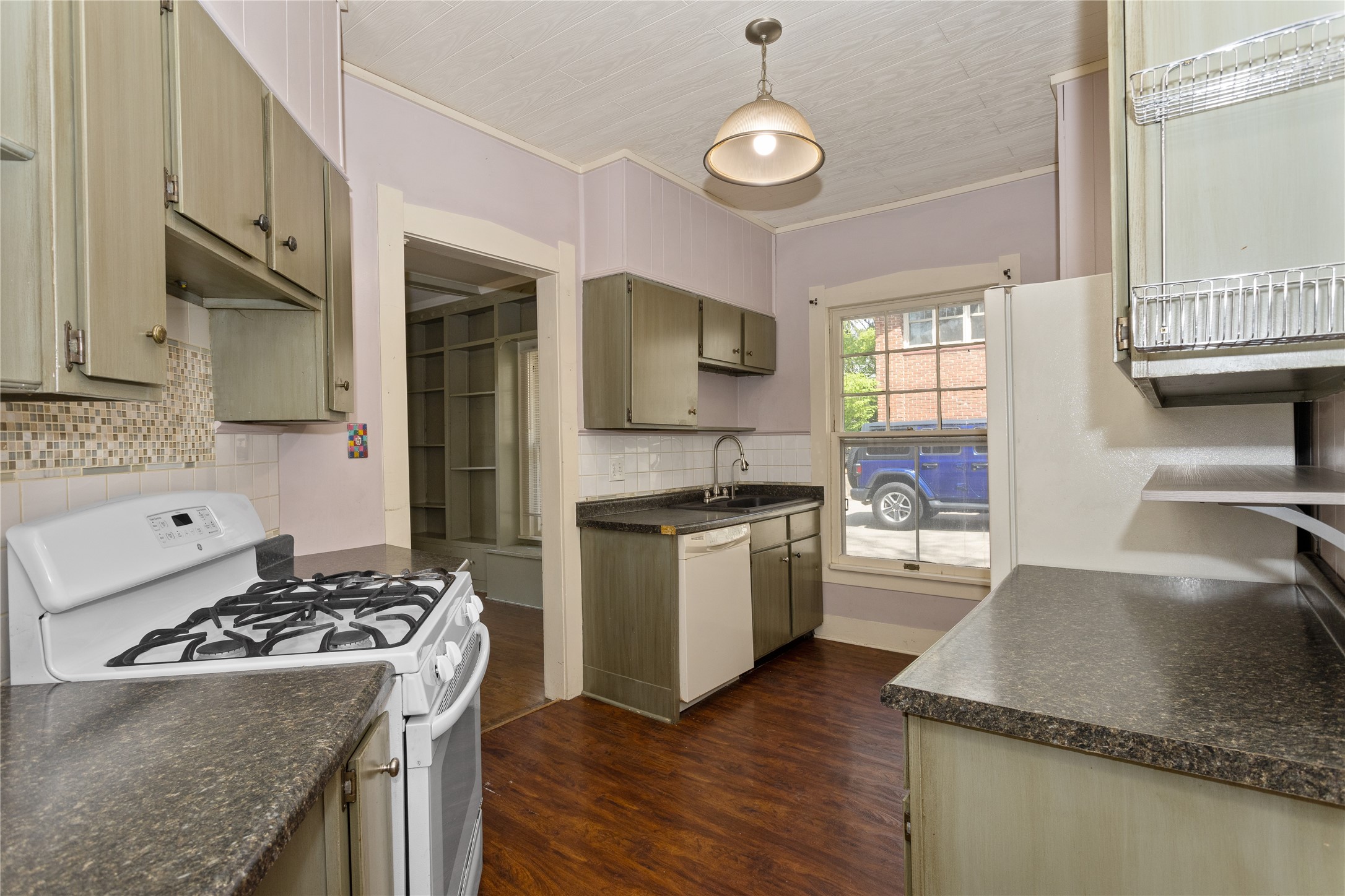 5420 Ingersoll Avenue