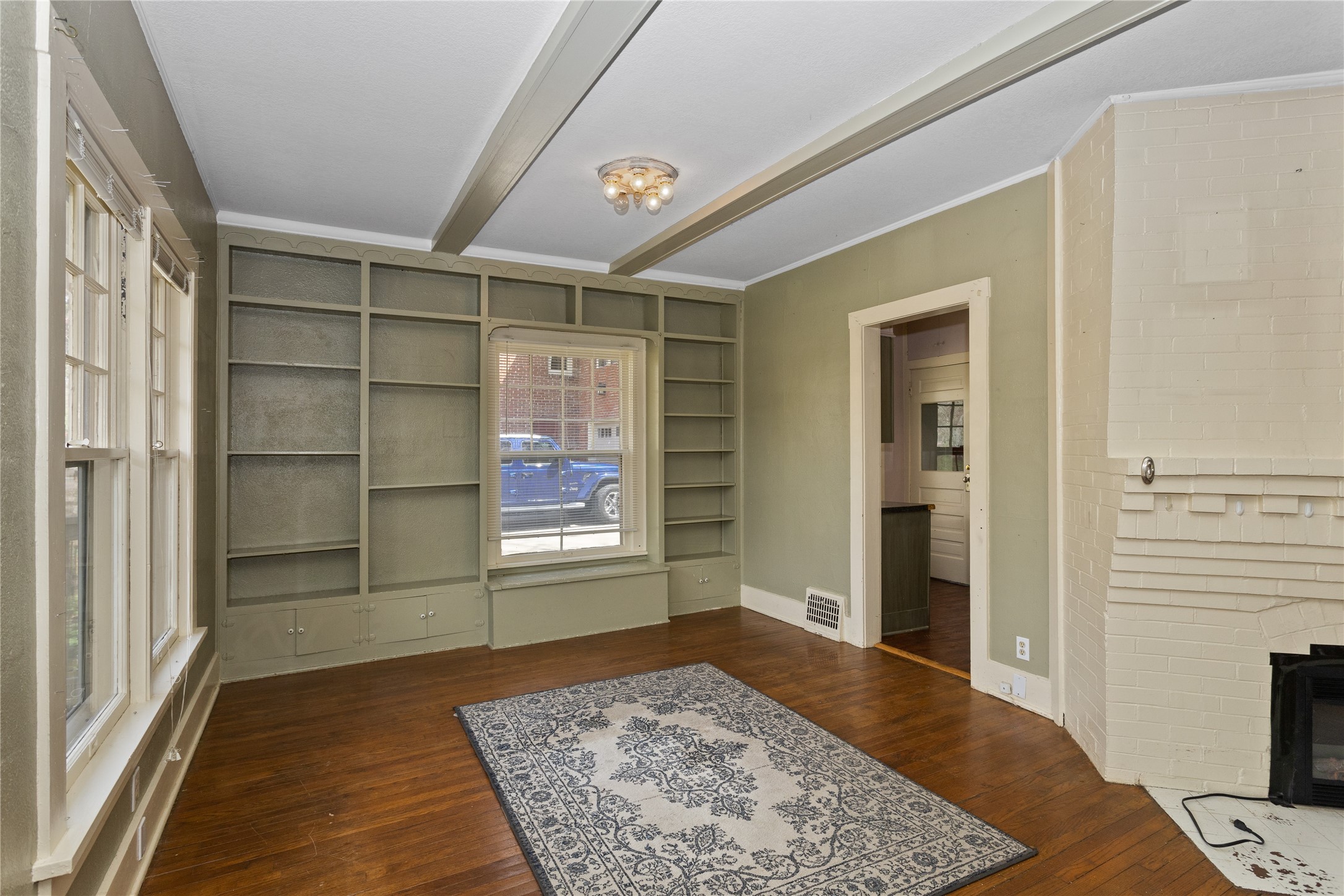 5420 Ingersoll Avenue