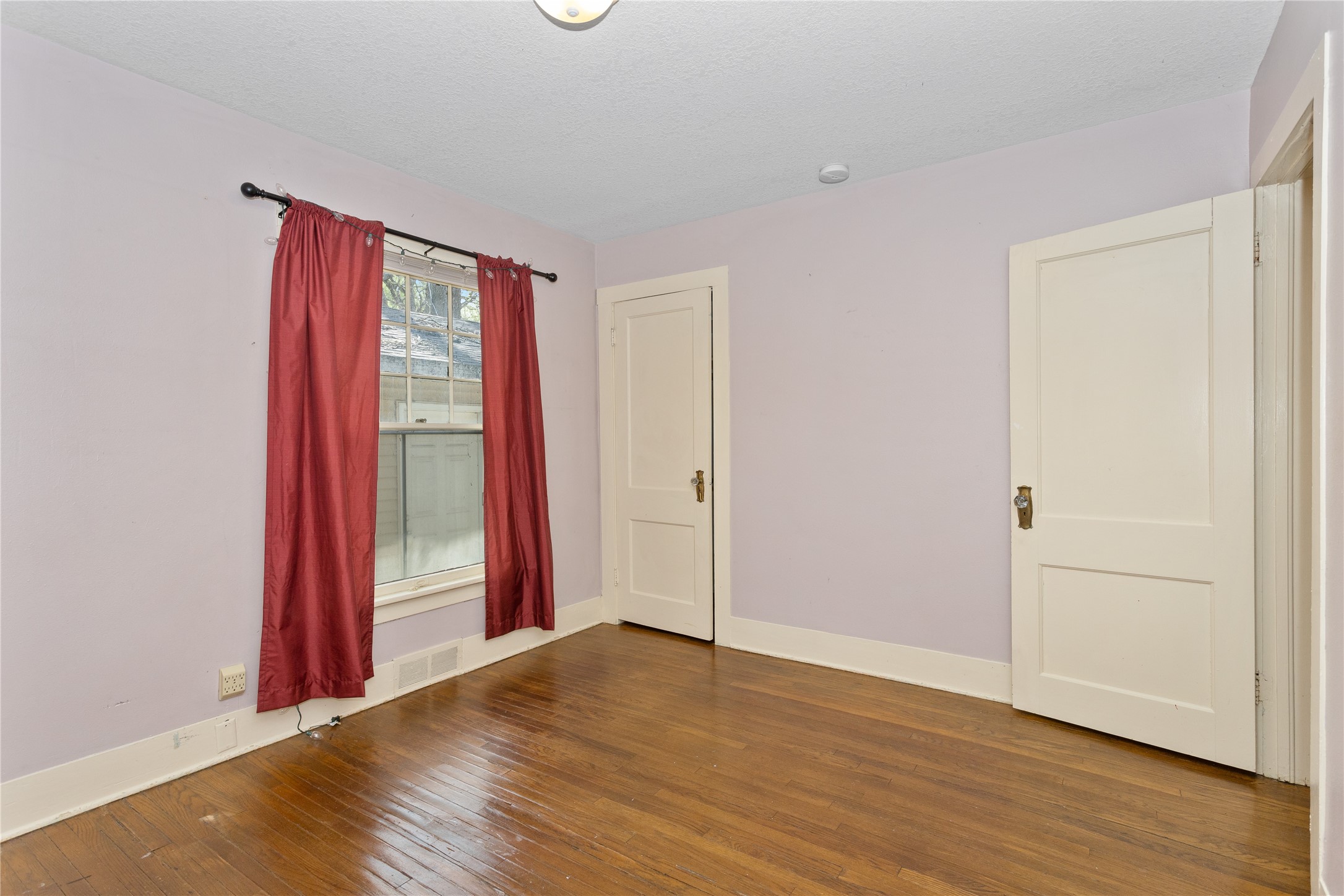 5420 Ingersoll Avenue