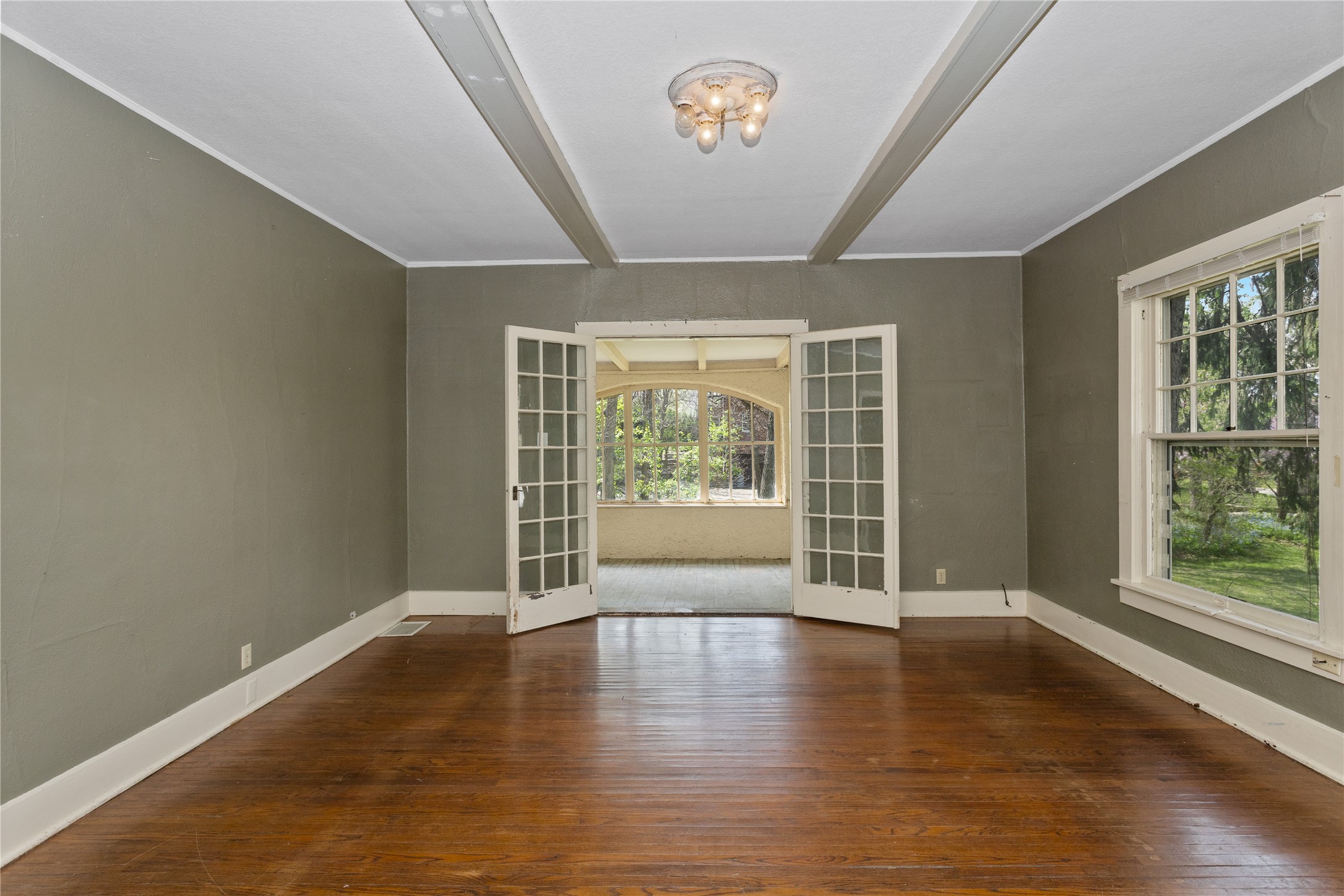 5420 Ingersoll Avenue