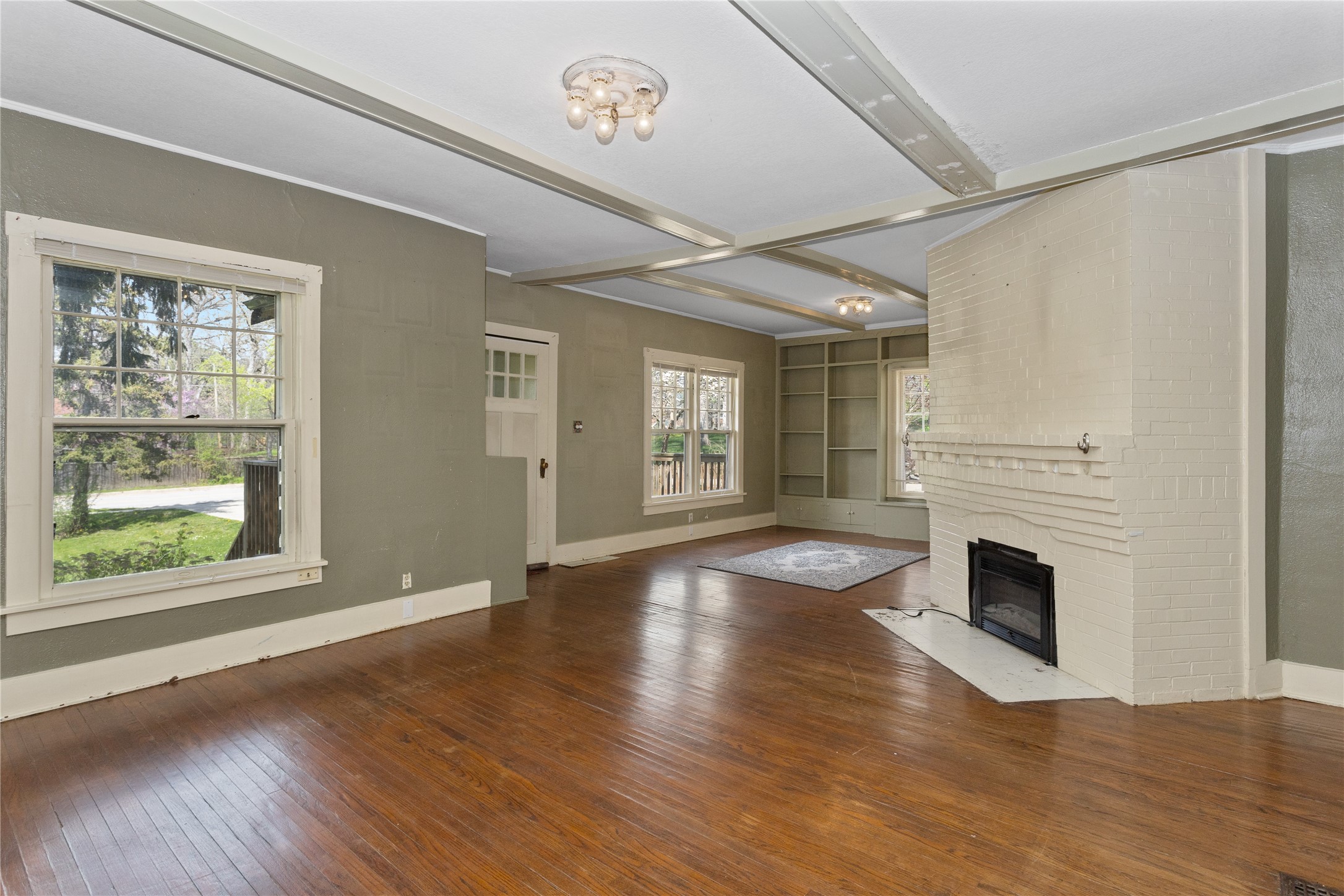 5420 Ingersoll Avenue