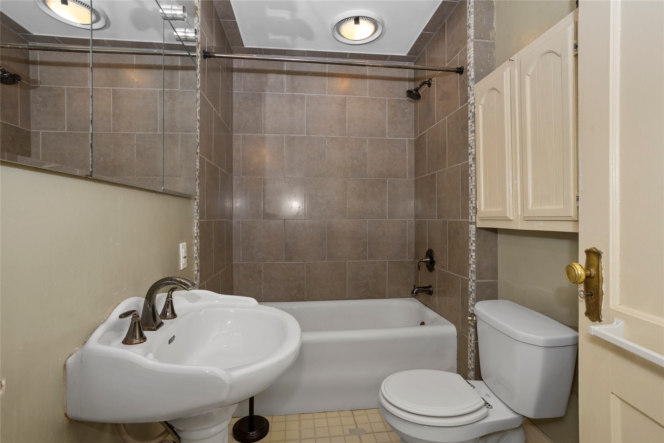 5420 Ingersoll Avenue