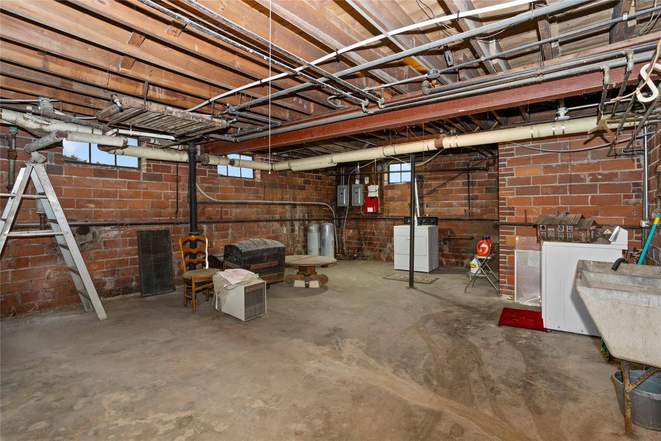 5502 Ingersoll Avenue