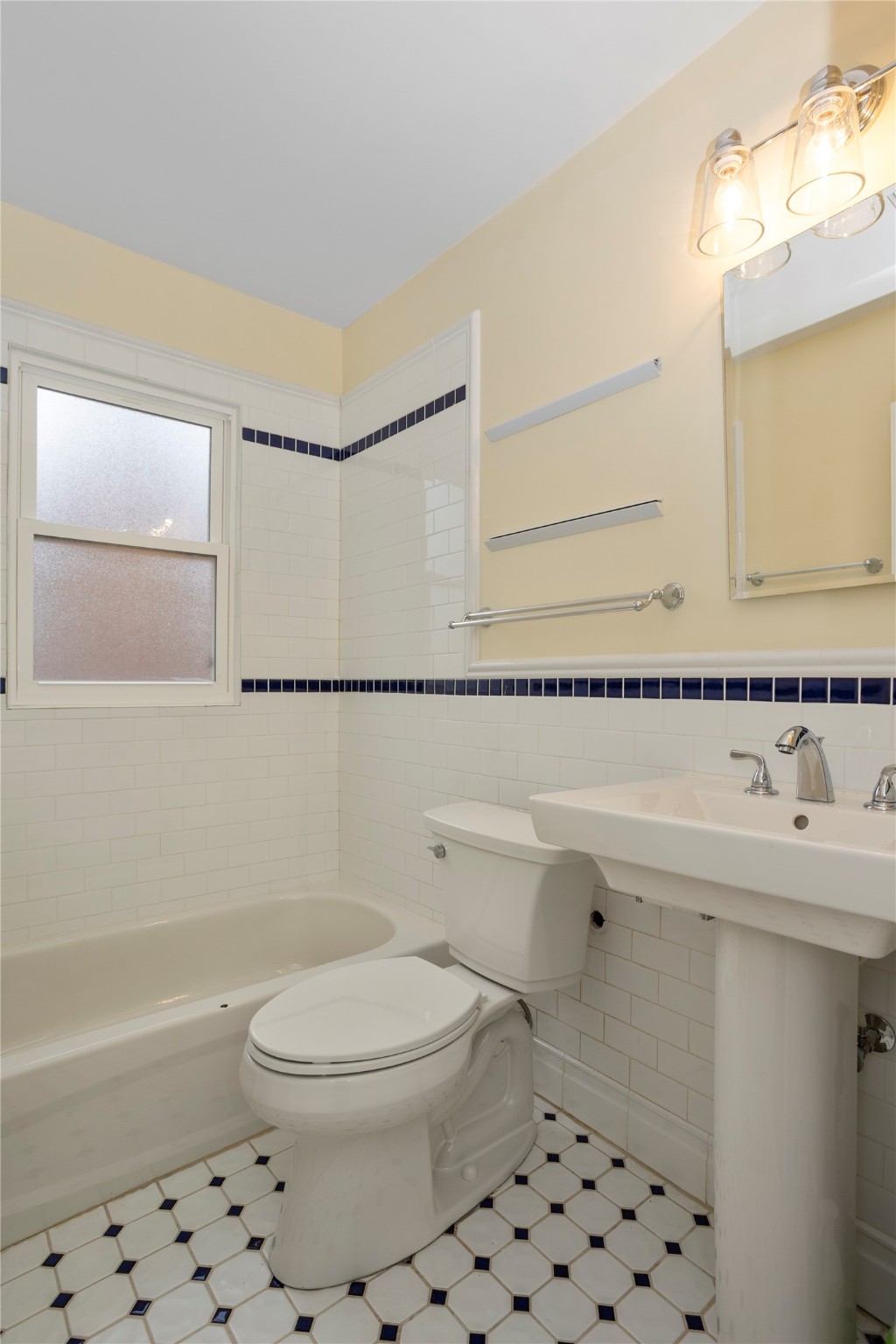 5502 Ingersoll Avenue