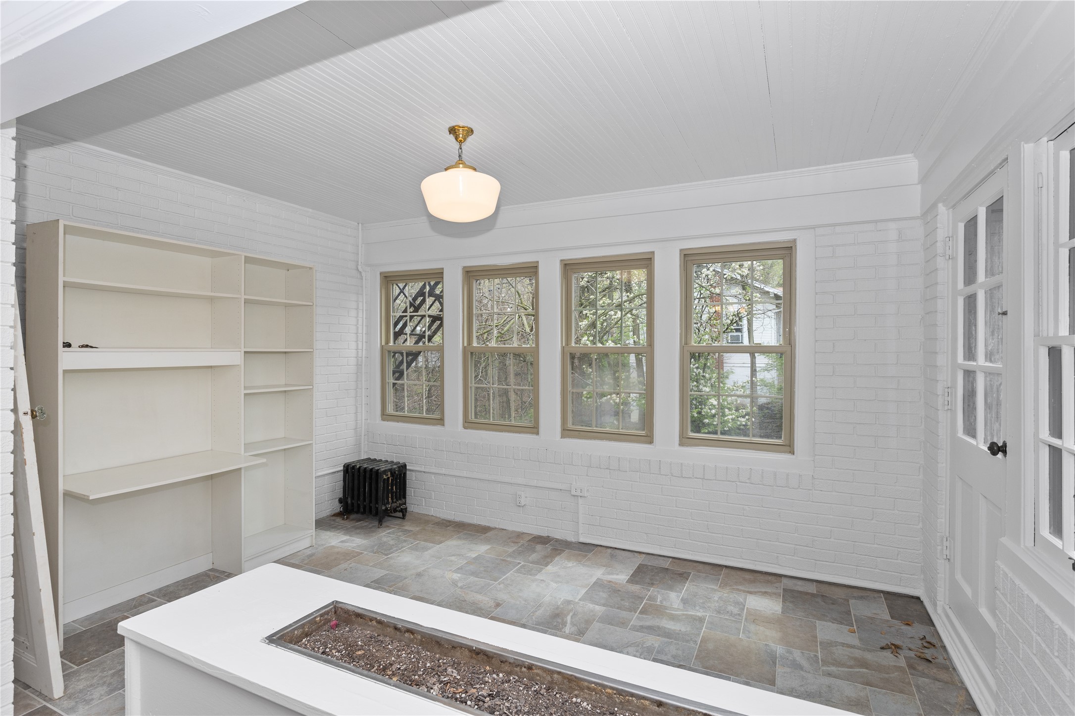 5502 Ingersoll Avenue